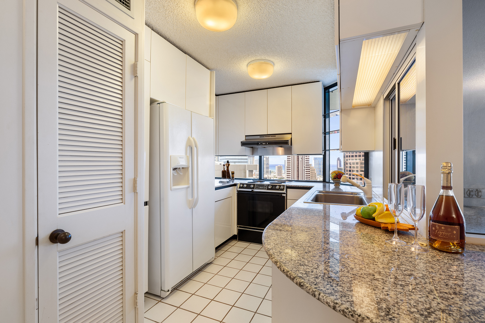 Honolulu, Hawaii, 96817, United States, 2 Bedrooms Bedrooms, ,2 BathroomsBathrooms,Residential,For Sale,1921275