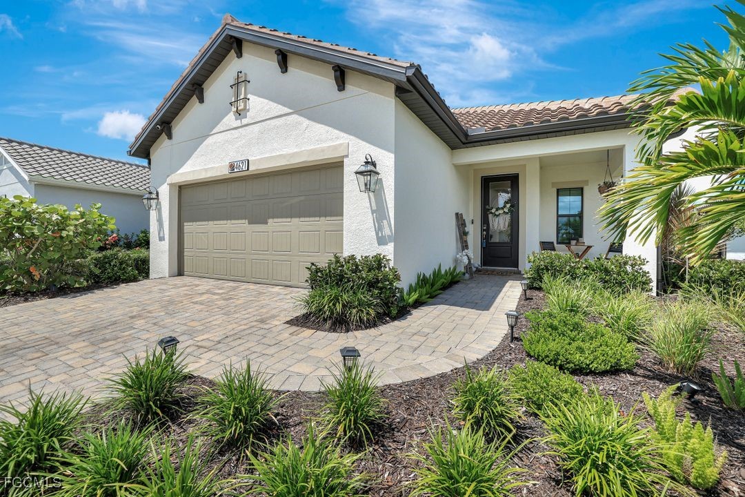 Naples, Florida, 34120, United States, 3 Bedrooms Bedrooms, ,2 BathroomsBathrooms,Residential,For Sale,1979736