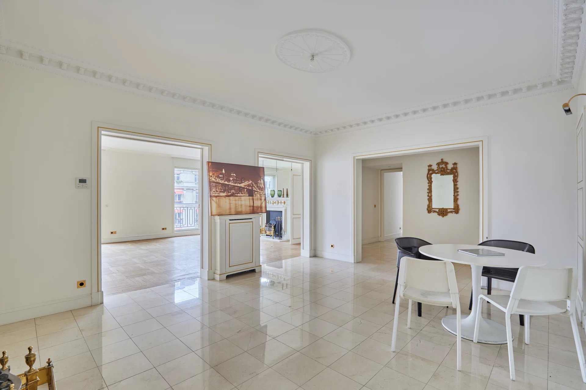 Paris 8th, Île-de-France, 75008, FR, 4 Bedrooms Bedrooms, ,6 BathroomsBathrooms,Residential,For Sale,1560654