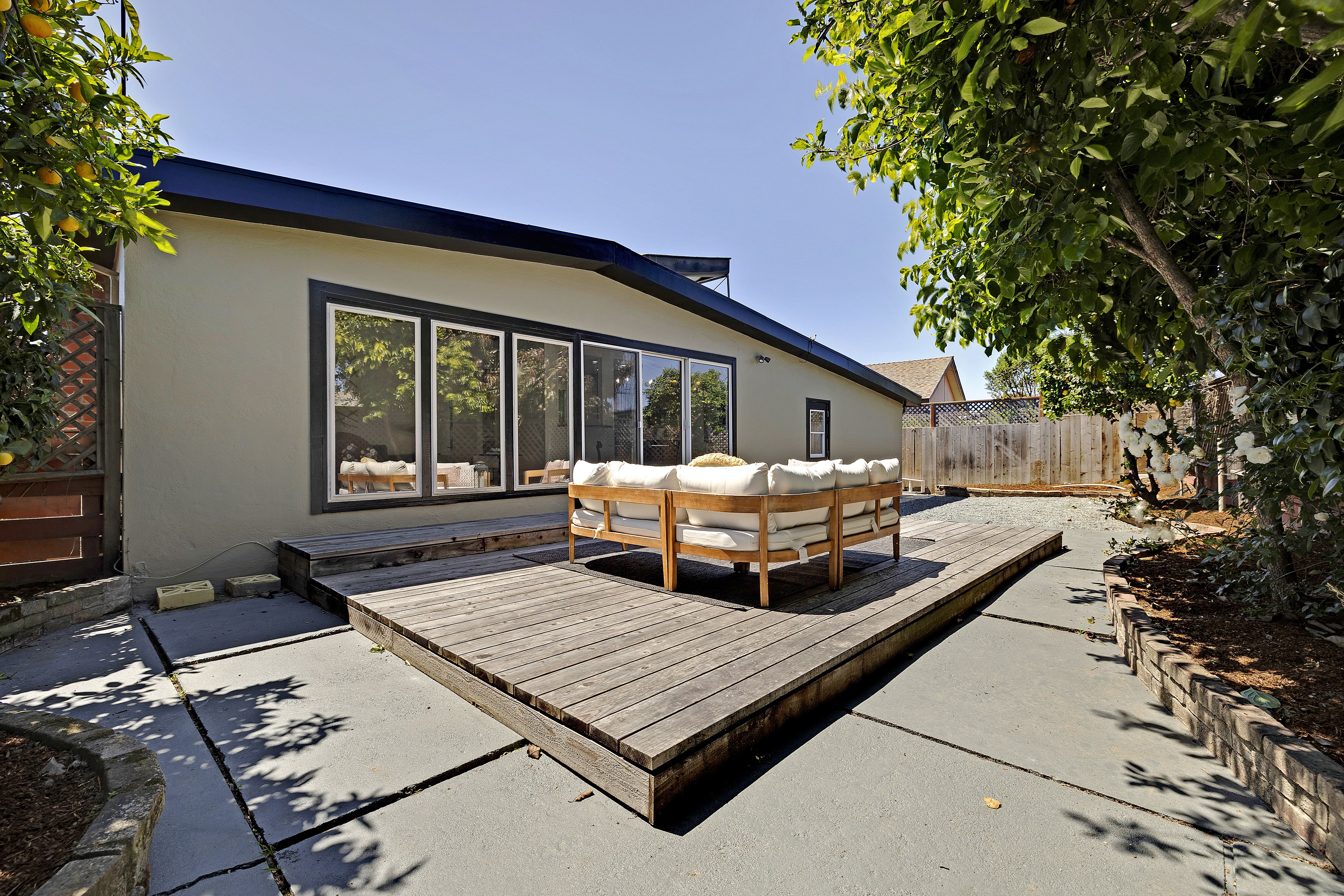  Classic Charm and Modern Comfort in This Rare San Lorenzo Home - 物件實景