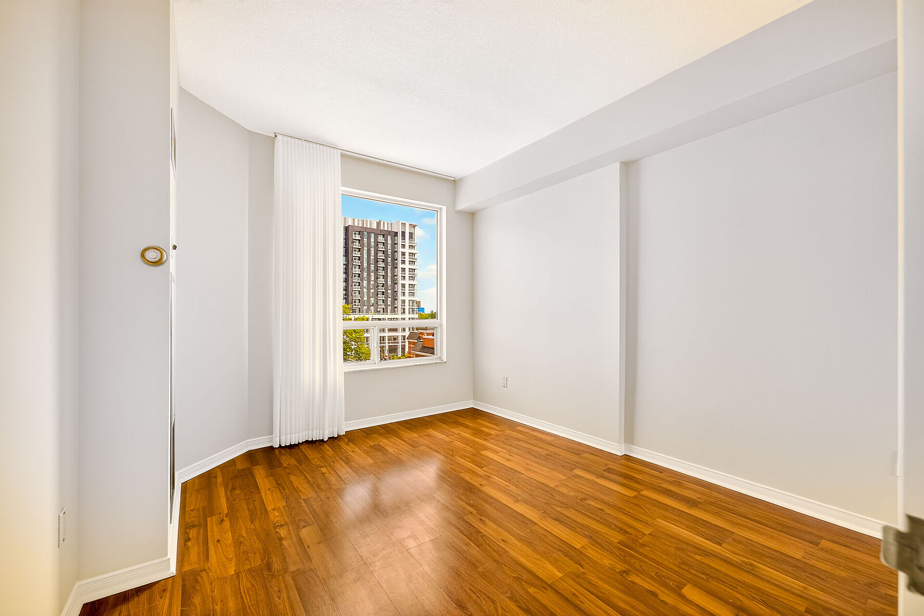  Desirable Waterfront Condo - 物件實景