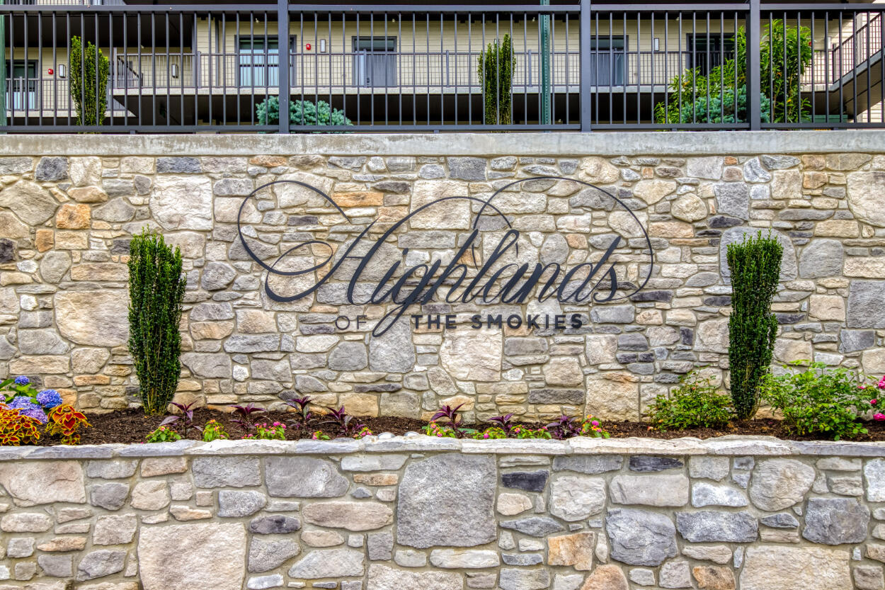 Gatlinburg, Tennessee, 37738, United States, 3 Bedrooms Bedrooms, ,4 BathroomsBathrooms,Residential,For Sale,2027383