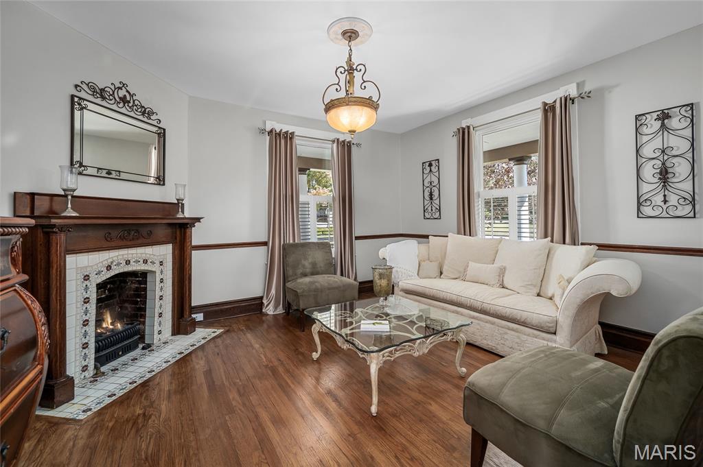 Kirkwood, Missouri, 63122, United States, 4 Bedrooms Bedrooms, ,4 BathroomsBathrooms,Residential,For Sale,1986224