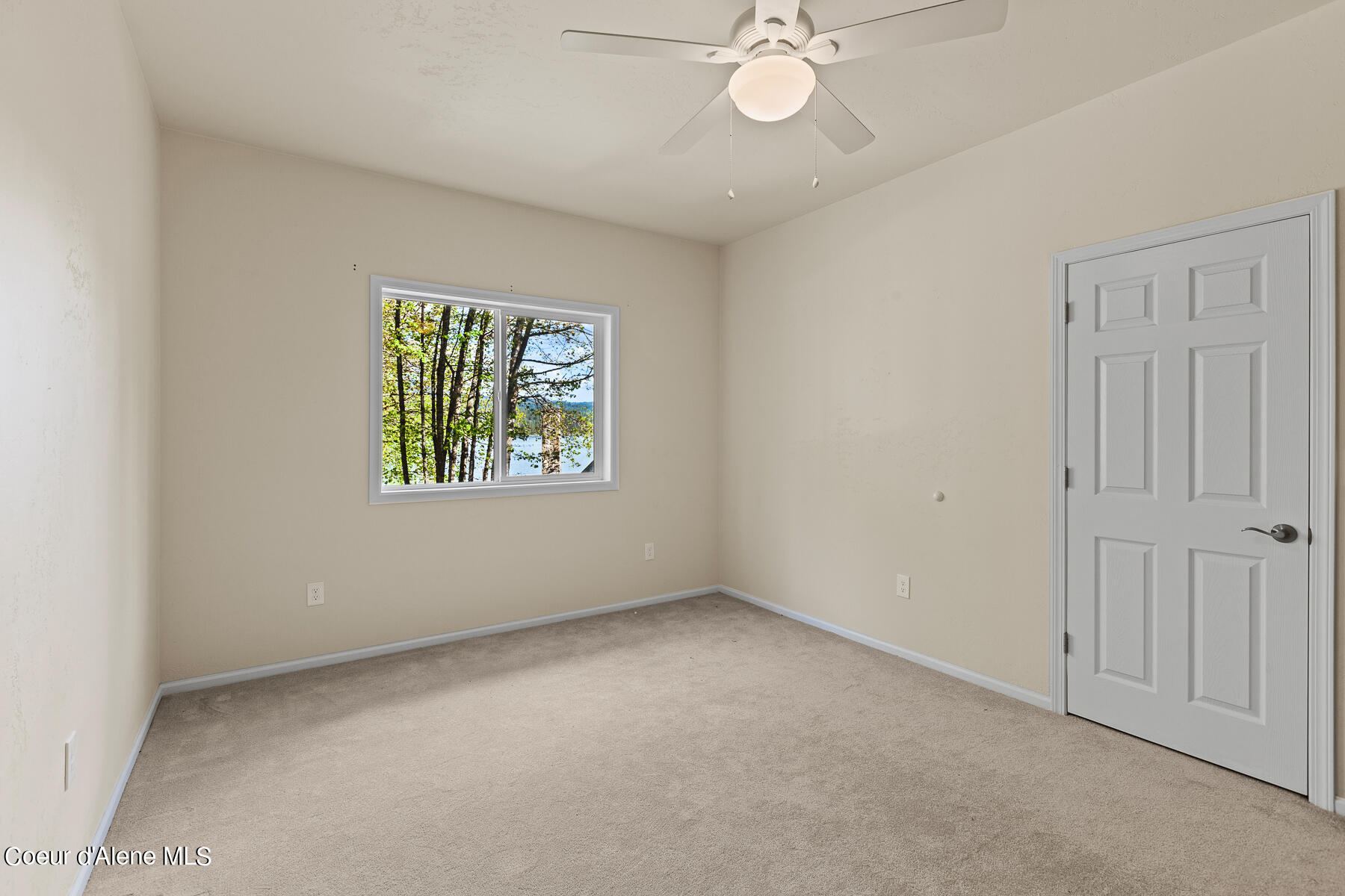 Coeur d'Alene, Idaho, 83814, United States, 5 Bedrooms Bedrooms, ,3 BathroomsBathrooms,Residential,For Sale,1976394