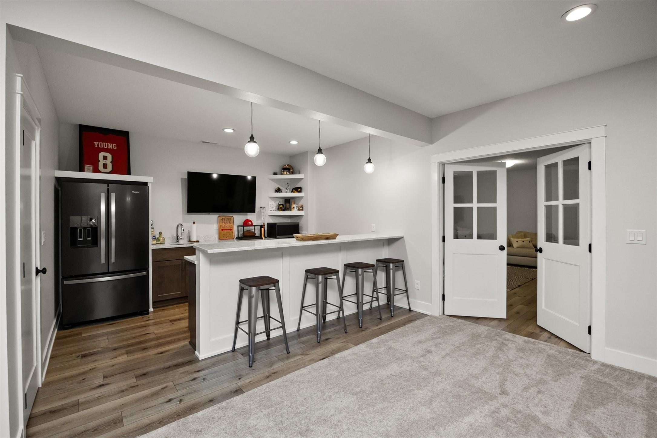 Madrid, Iowa, 50156, United States, 6 Bedrooms Bedrooms, ,5 BathroomsBathrooms,Residential,For Sale,1982184