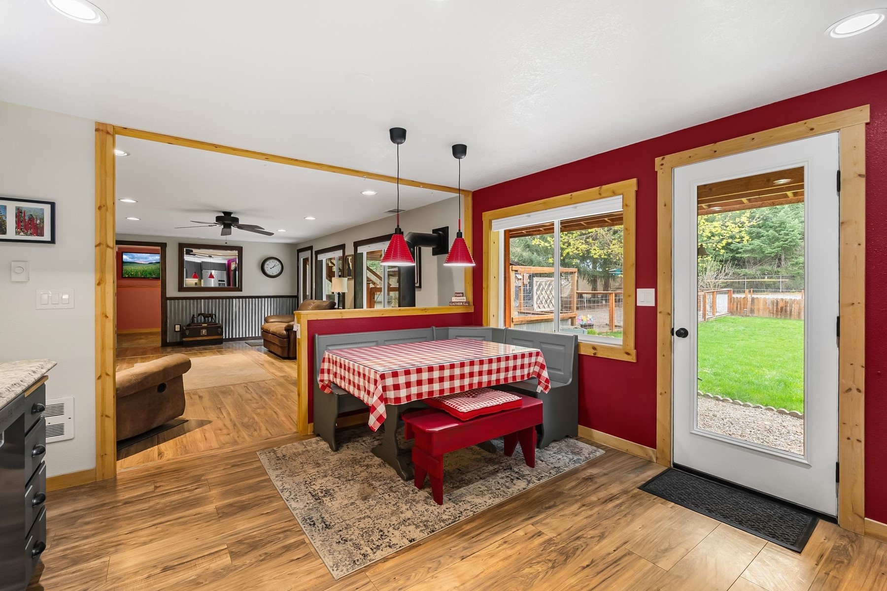  Sagle Multi-Generational - 物件實景