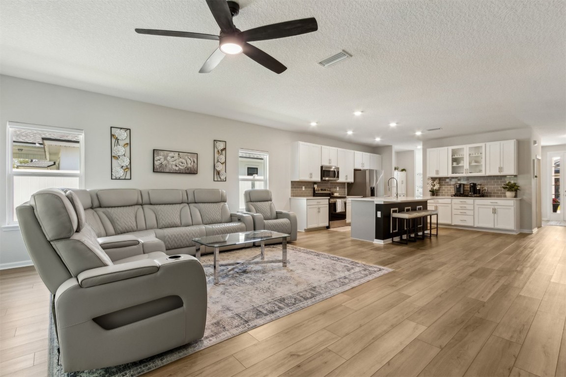Yulee, Florida, 32097, United States, 4 Bedrooms Bedrooms, ,3 BathroomsBathrooms,Residential,For Sale,1920102