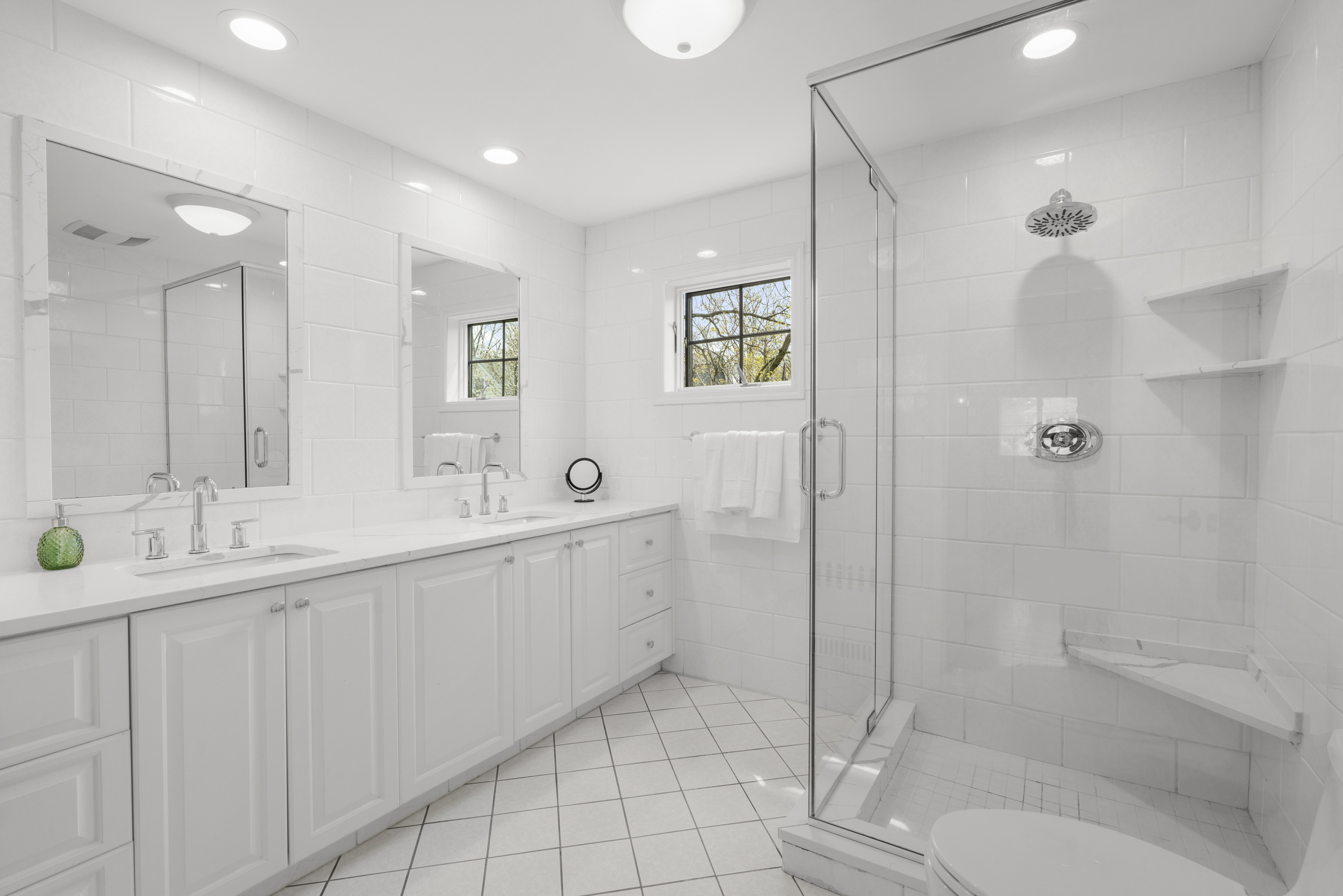  Classic Larchmont Tudor - 物件實景