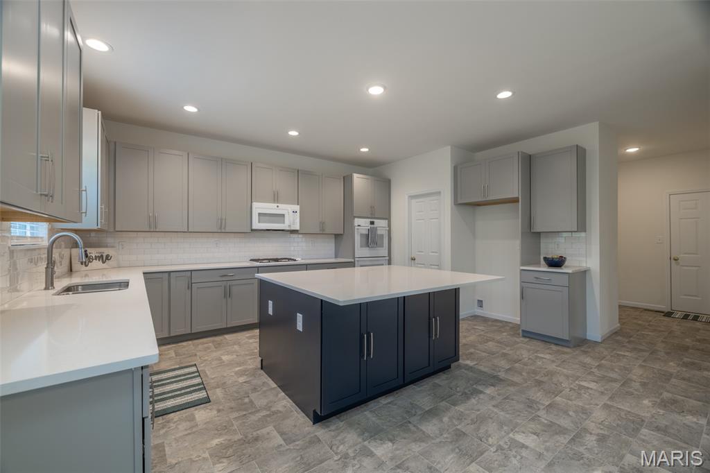 Wentzville, Missouri, 63385, United States, 4 Bedrooms Bedrooms, ,4 BathroomsBathrooms,Residential,For Sale,1948699