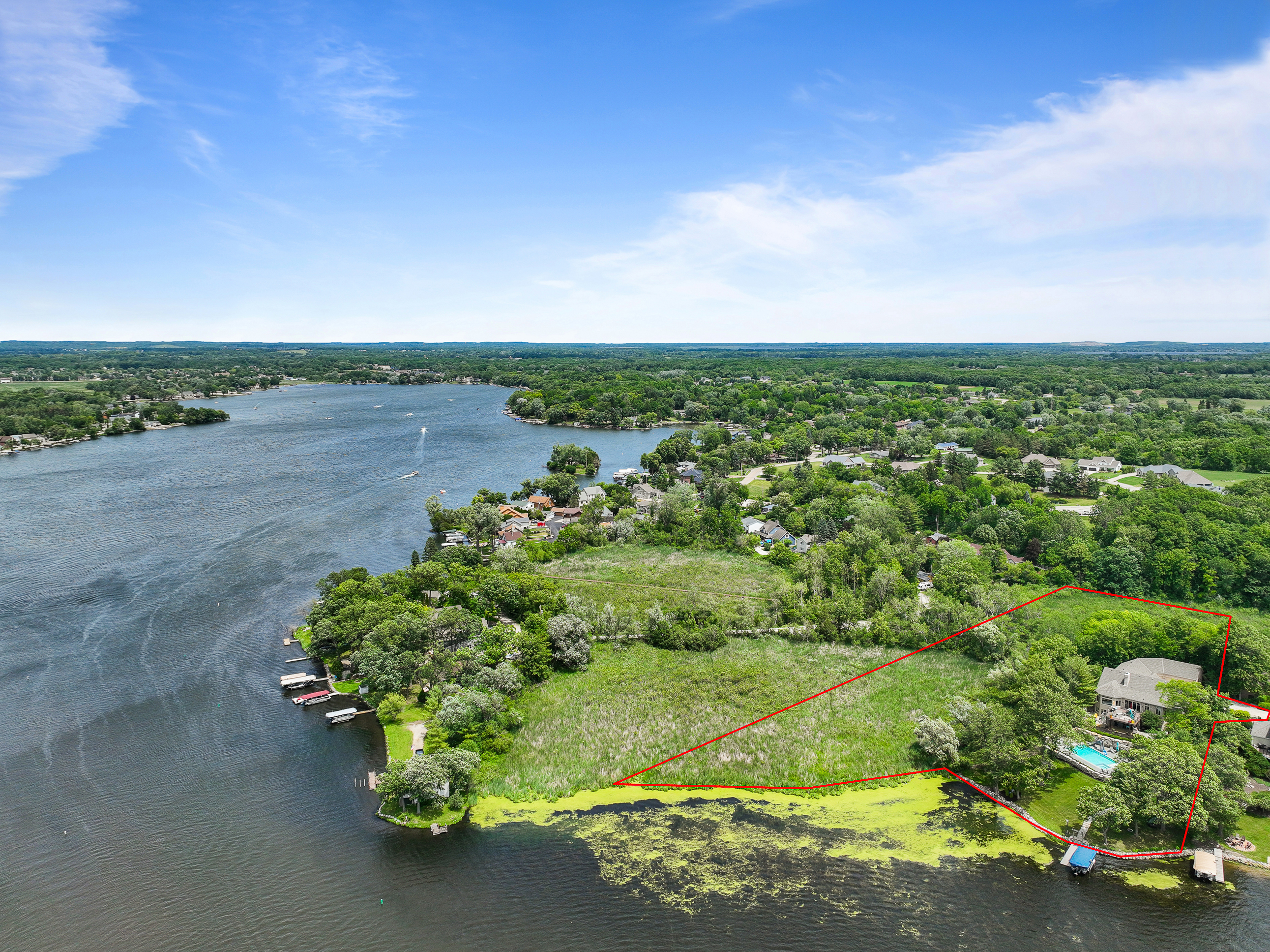  The Pinnacle of Luxury Living: 2.3-Acre Private Tichigan Lake Estate - 物件實景