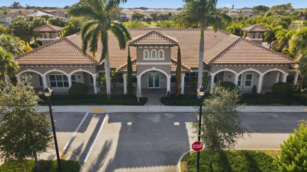Hollywood, Florida, 33021, United States, 5 Bedrooms Bedrooms, ,3 BathroomsBathrooms,Residential,For Sale,1990187