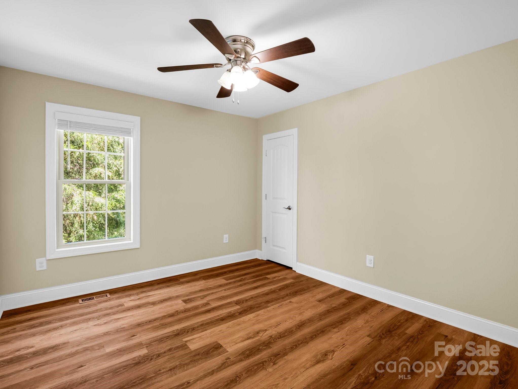 Lincolnton, North Carolina, 28092, United States, 3 Bedrooms Bedrooms, ,3 BathroomsBathrooms,Residential,For Sale,2005989