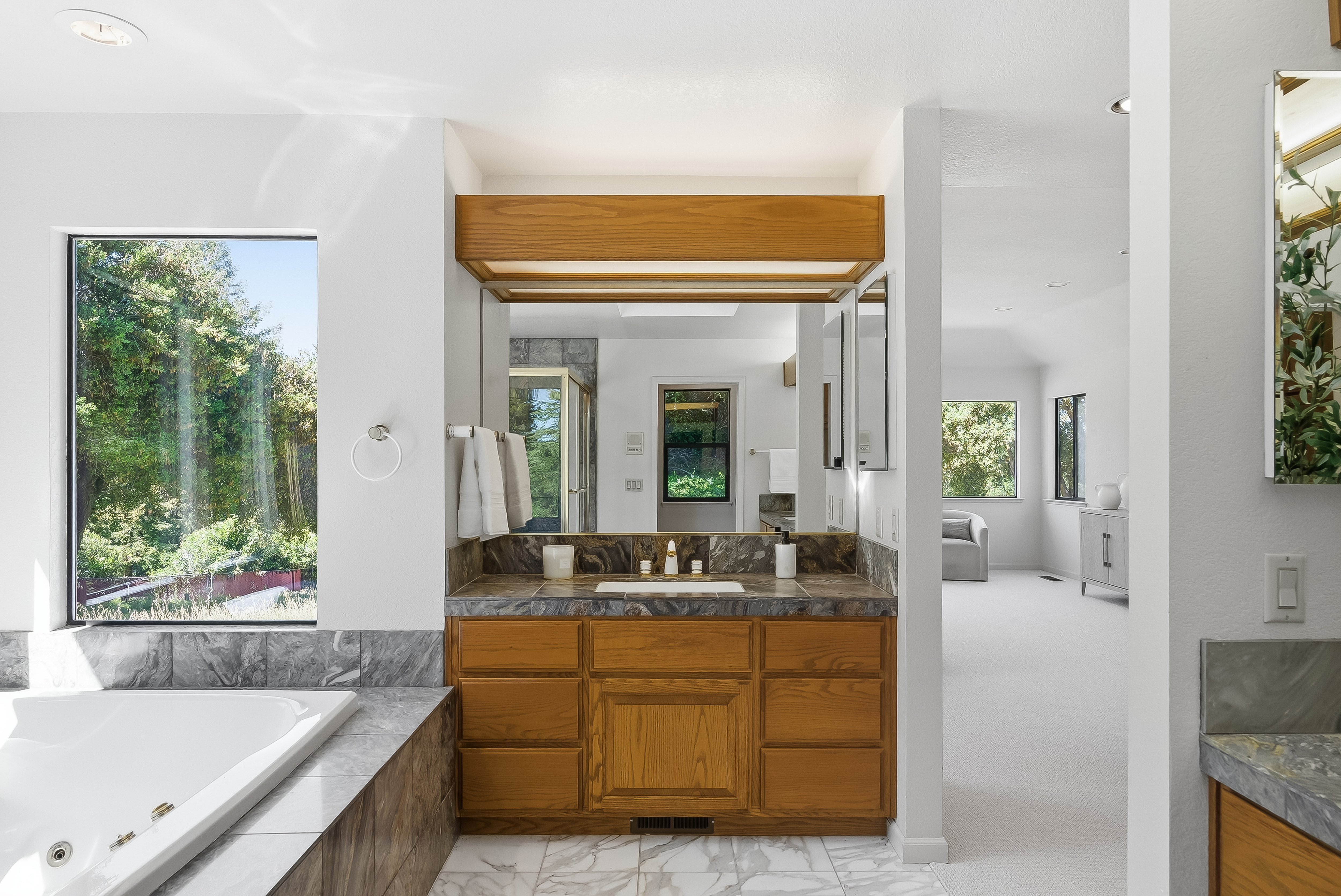  More Than 2.7 Acres of Privacy and Potential with Palo Alto Schools - 物件實景