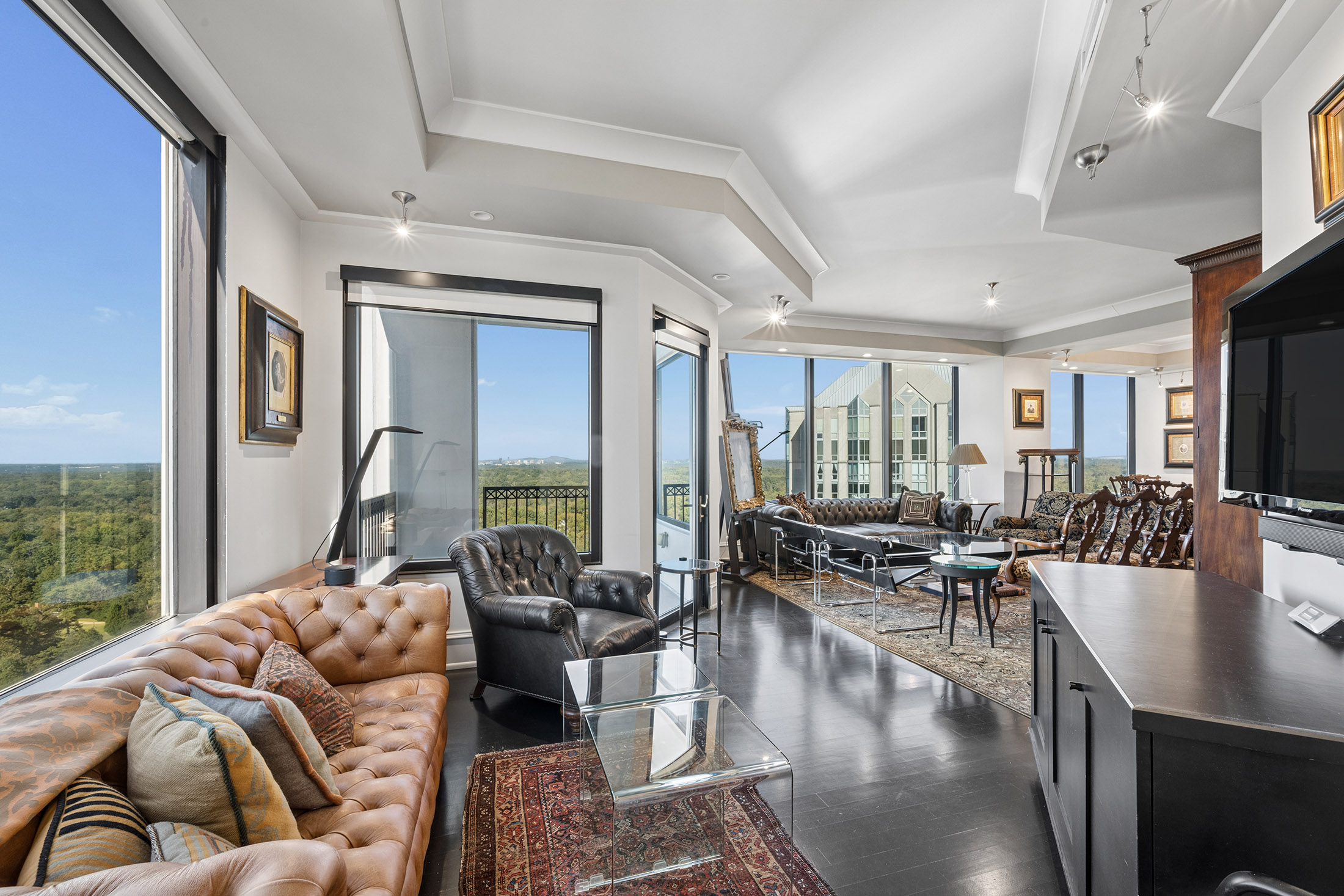  Exceptional Space, Skyline Views, and an Unbeatable Buckhead Location - 物件實景