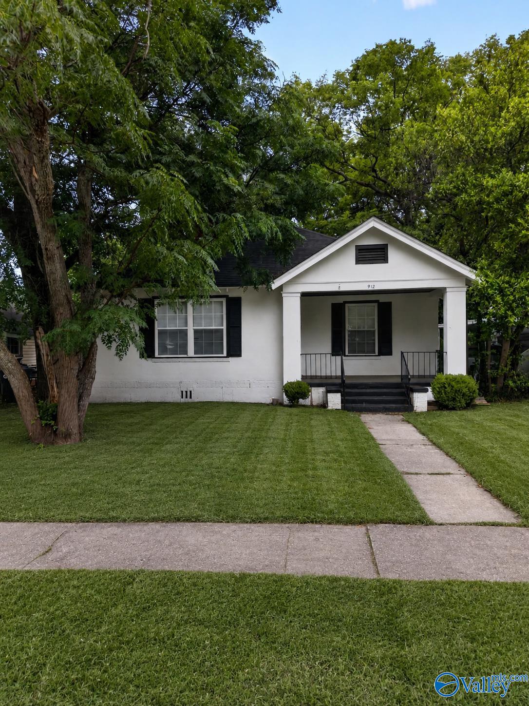 Lay St, Gadsden, AL 35903