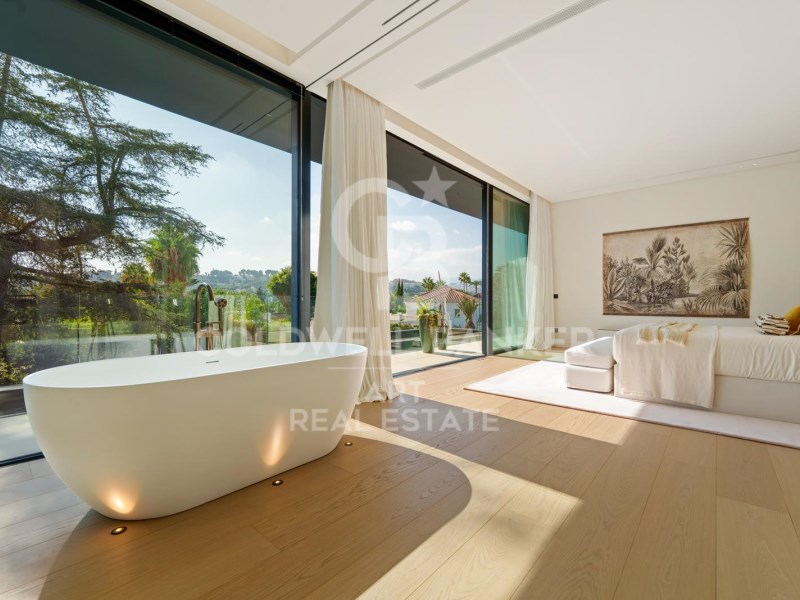 Marbella, Andalusia, ES, 6 Bedrooms Bedrooms, ,7 BathroomsBathrooms,Residential,For Sale,1949933