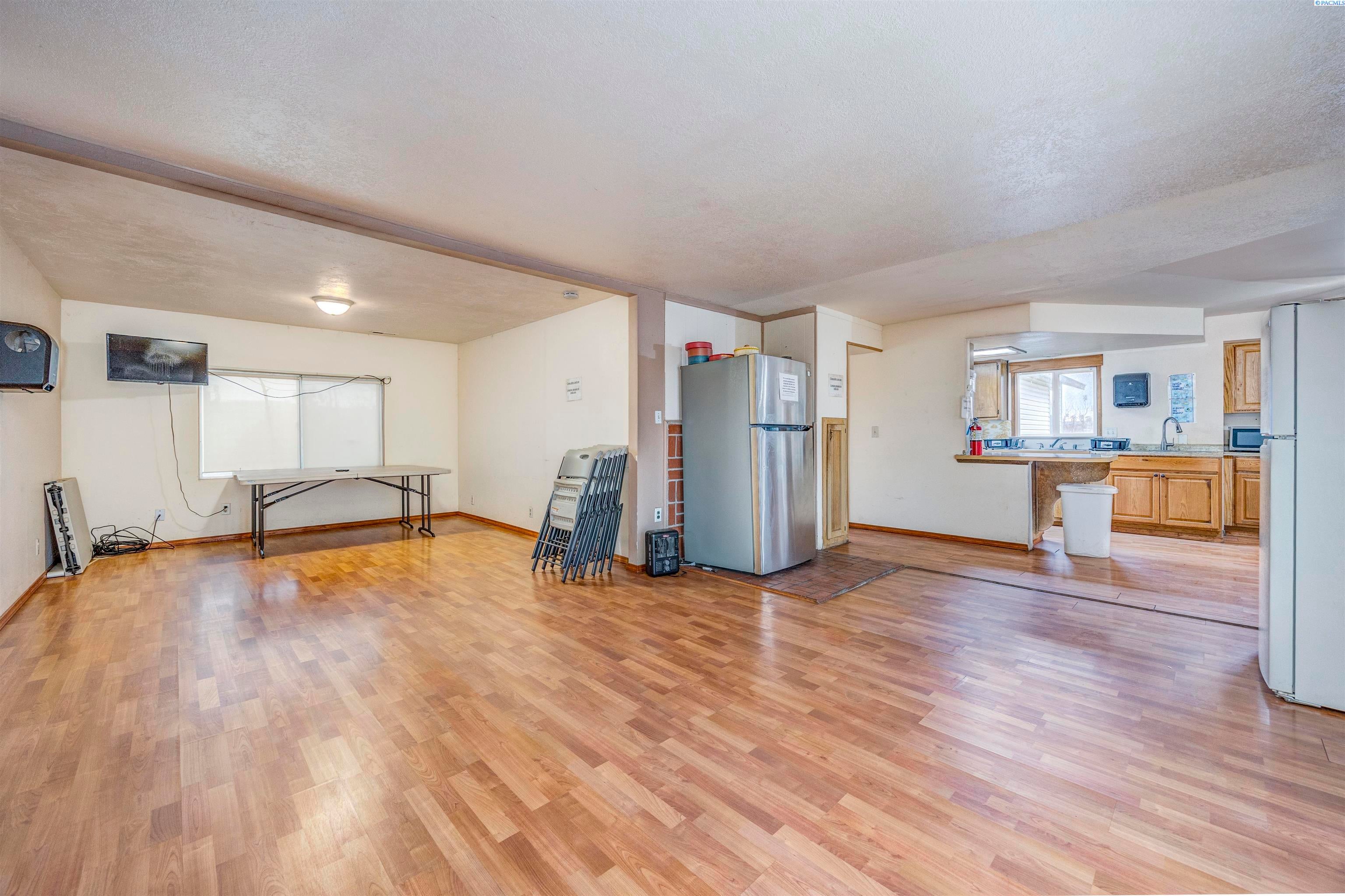 Benton City, Washington, 99320, United States, 3 Bedrooms Bedrooms, ,3 BathroomsBathrooms,Residential,For Sale,1998029