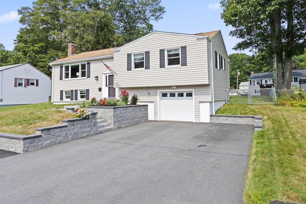 Portland, Maine, 04102, United States, 4 Bedrooms Bedrooms, ,2 BathroomsBathrooms,Residential,For Sale,1918593