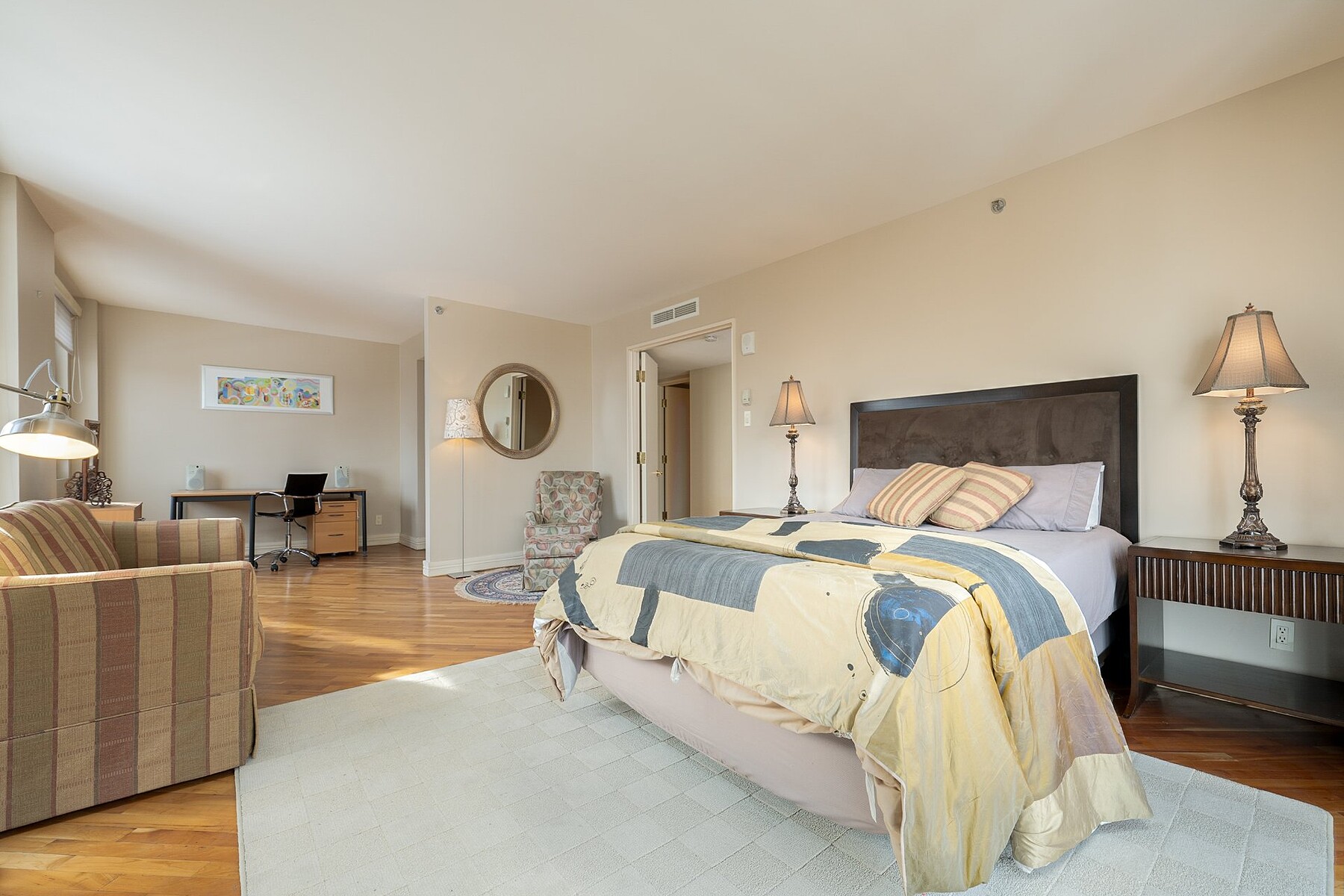  Luxurious Expansive Condo - 物件實景