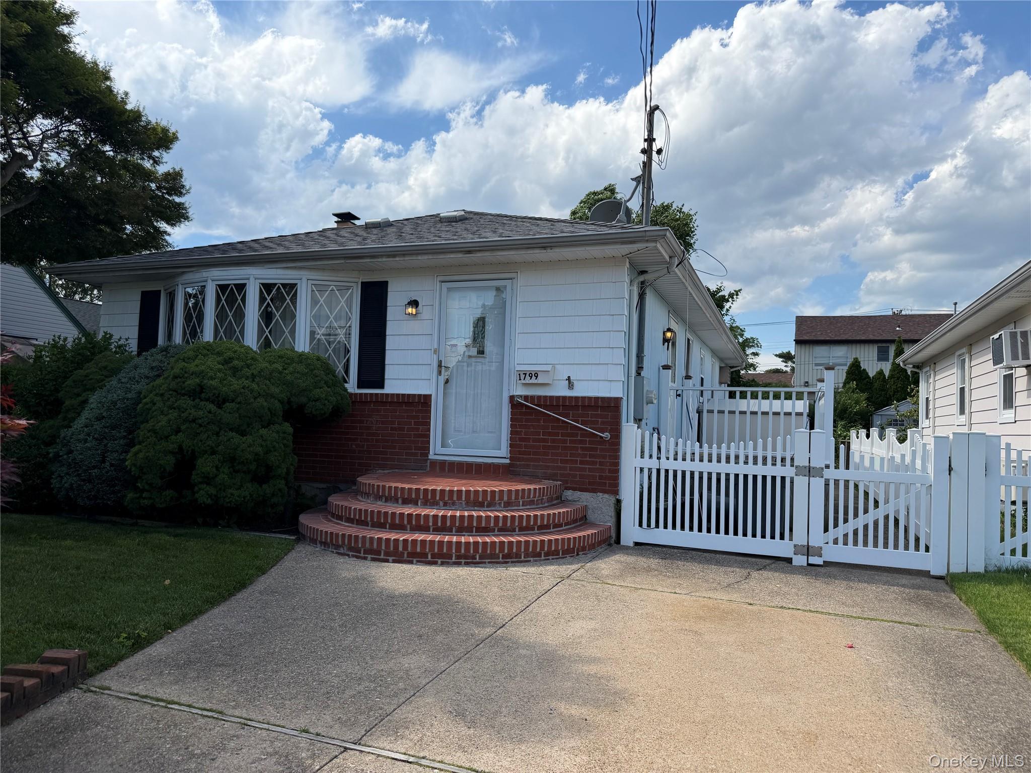 Stone Ave, East Meadow, NY 11554