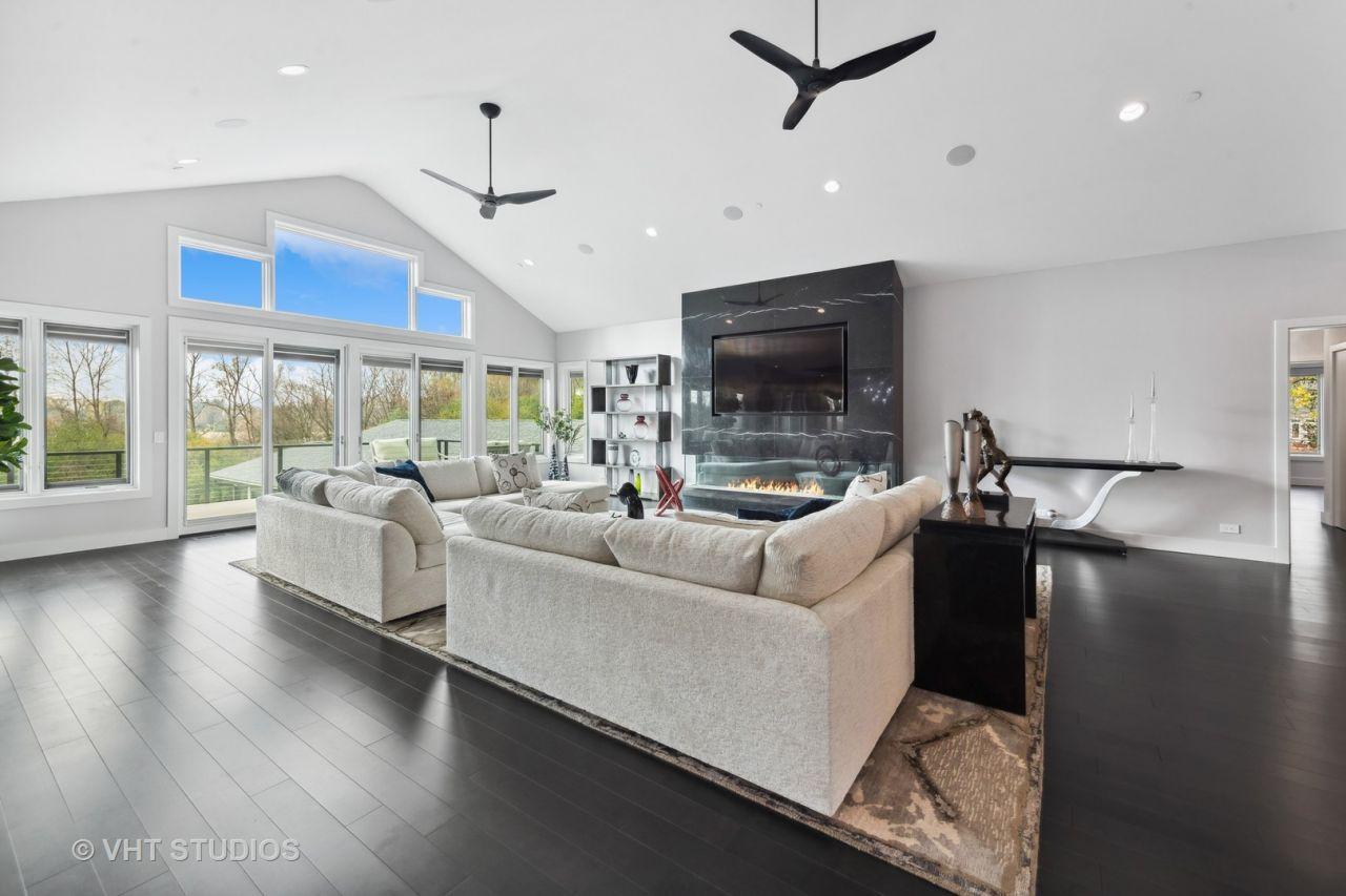 Barrington, Illinois, 60010, United States, 5 Bedrooms Bedrooms, ,5 BathroomsBathrooms,Residential,For Sale,1759208