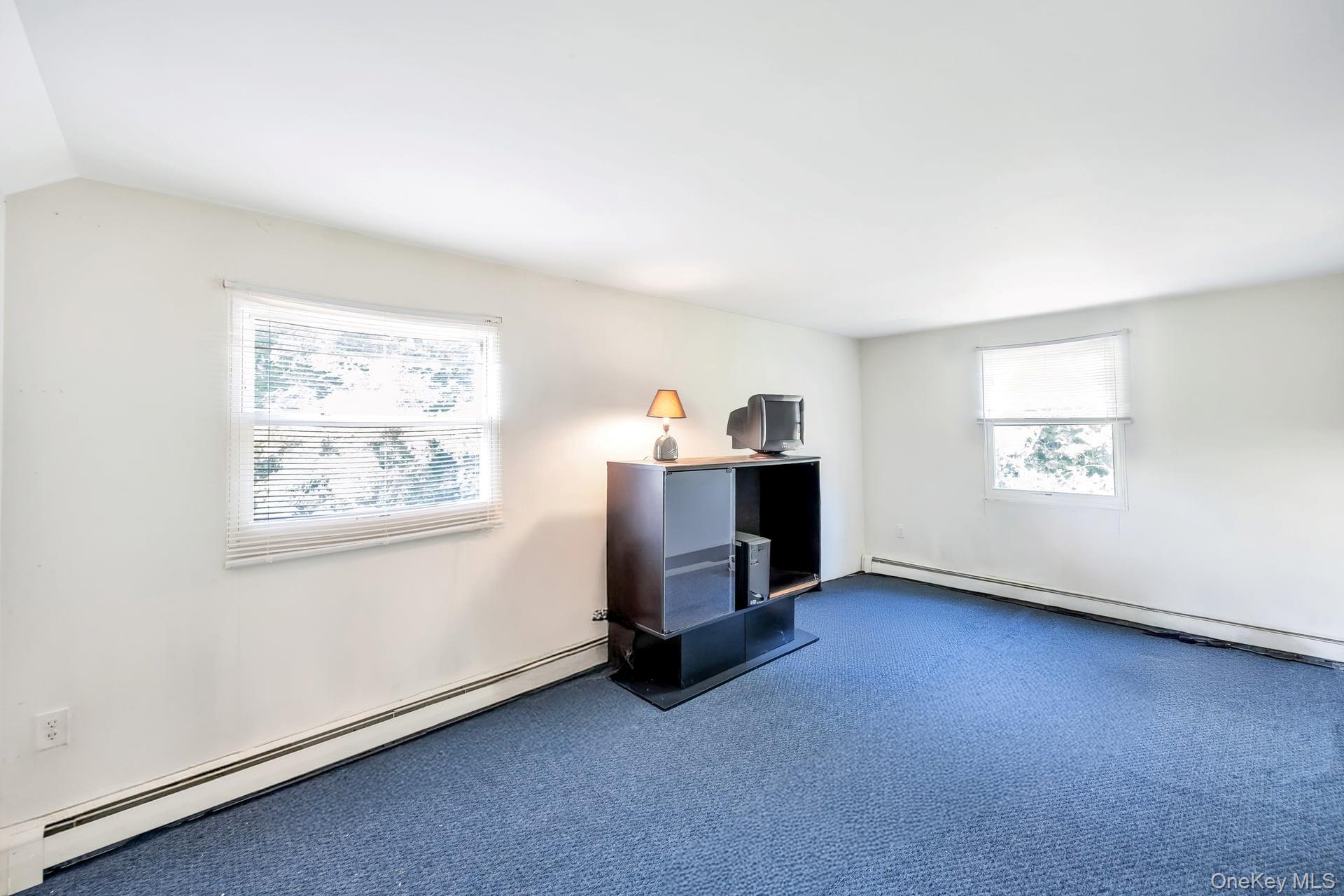Medford, New York, 11763, United States, 5 Bedrooms Bedrooms, ,2 BathroomsBathrooms,Residential,For Sale,1926312