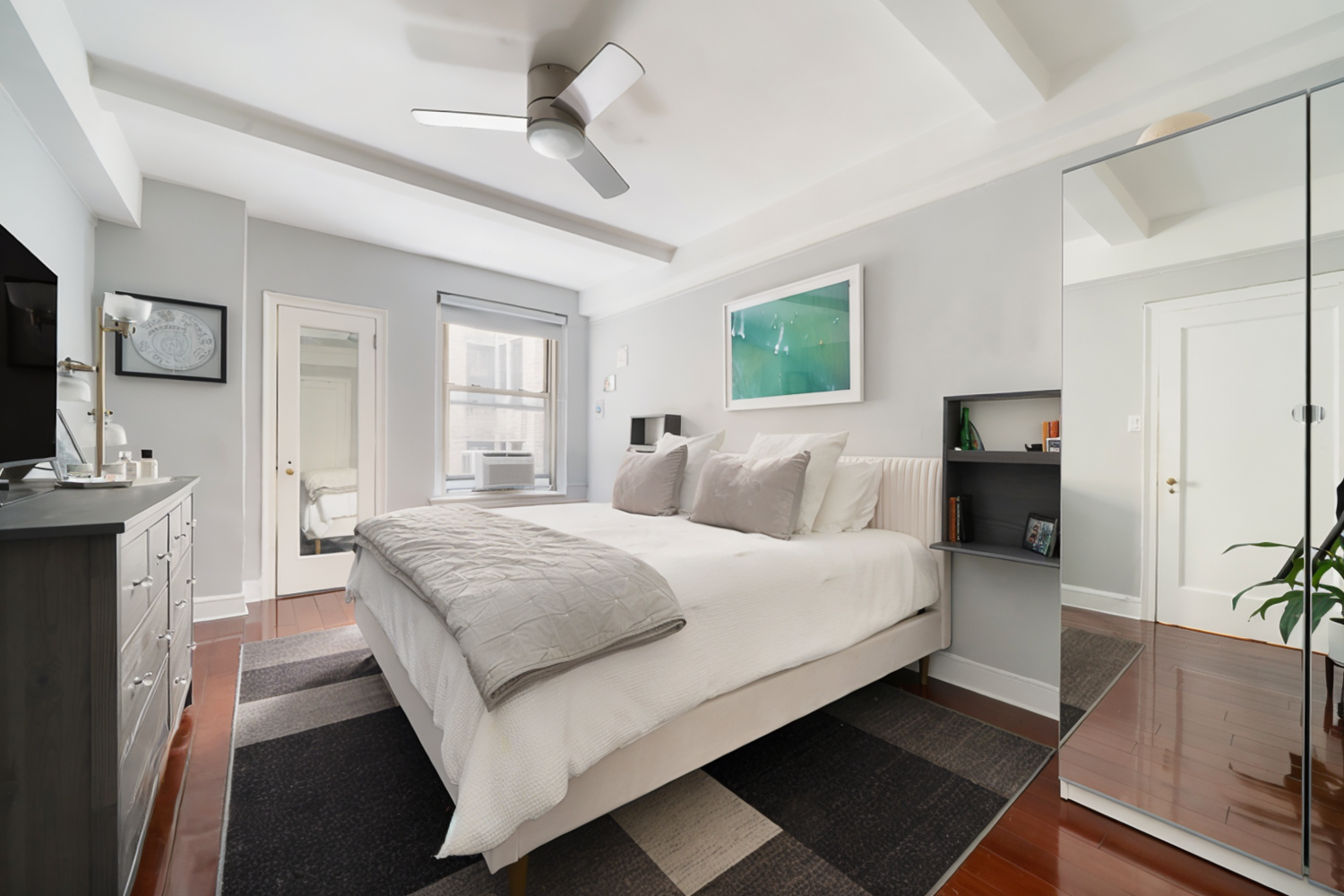 New York City, New York, 10010, United States, 1 Bedroom Bedrooms, ,1 BathroomBathrooms,Residential,For Sale,1850024