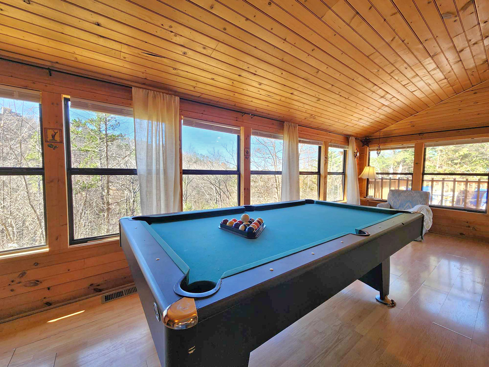 Sevierville, Tennessee, 37876, United States, 3 Bedrooms Bedrooms, ,2 BathroomsBathrooms,Residential,For Sale,1922805