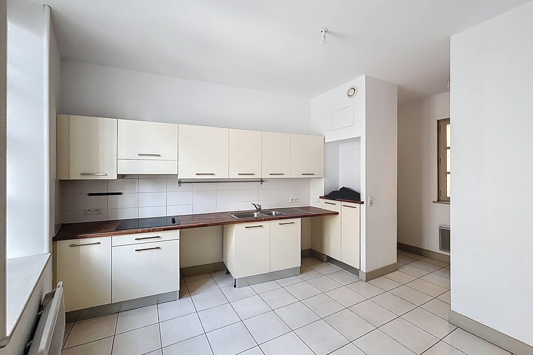  Sophisticated Apartment Facing the Iconic Nîmes Arena – A UNESCO-Listed Heritag… - 物件實景