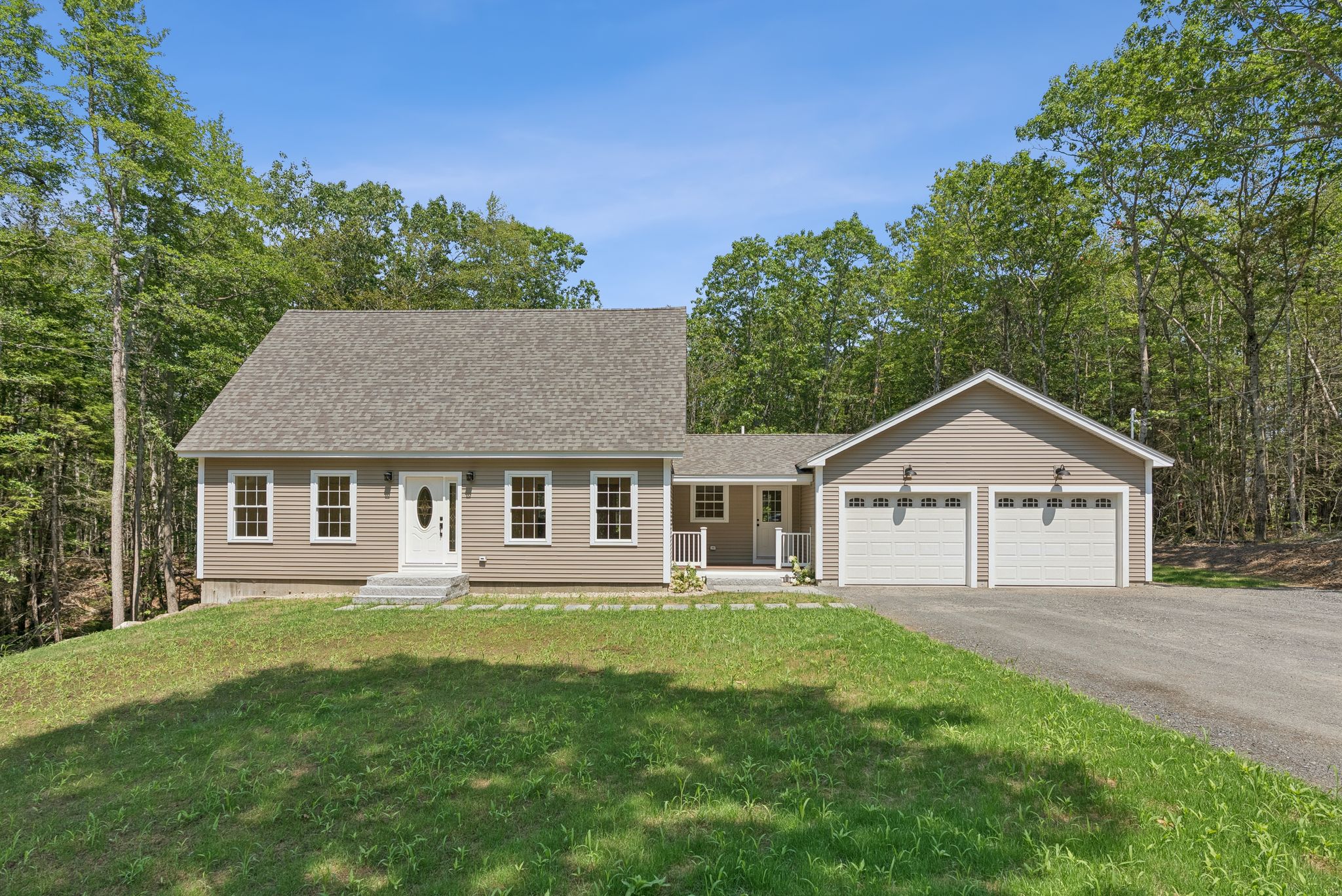 York, Maine, 03909, United States, 4 Bedrooms Bedrooms, ,3 BathroomsBathrooms,Residential,For Sale,1929504