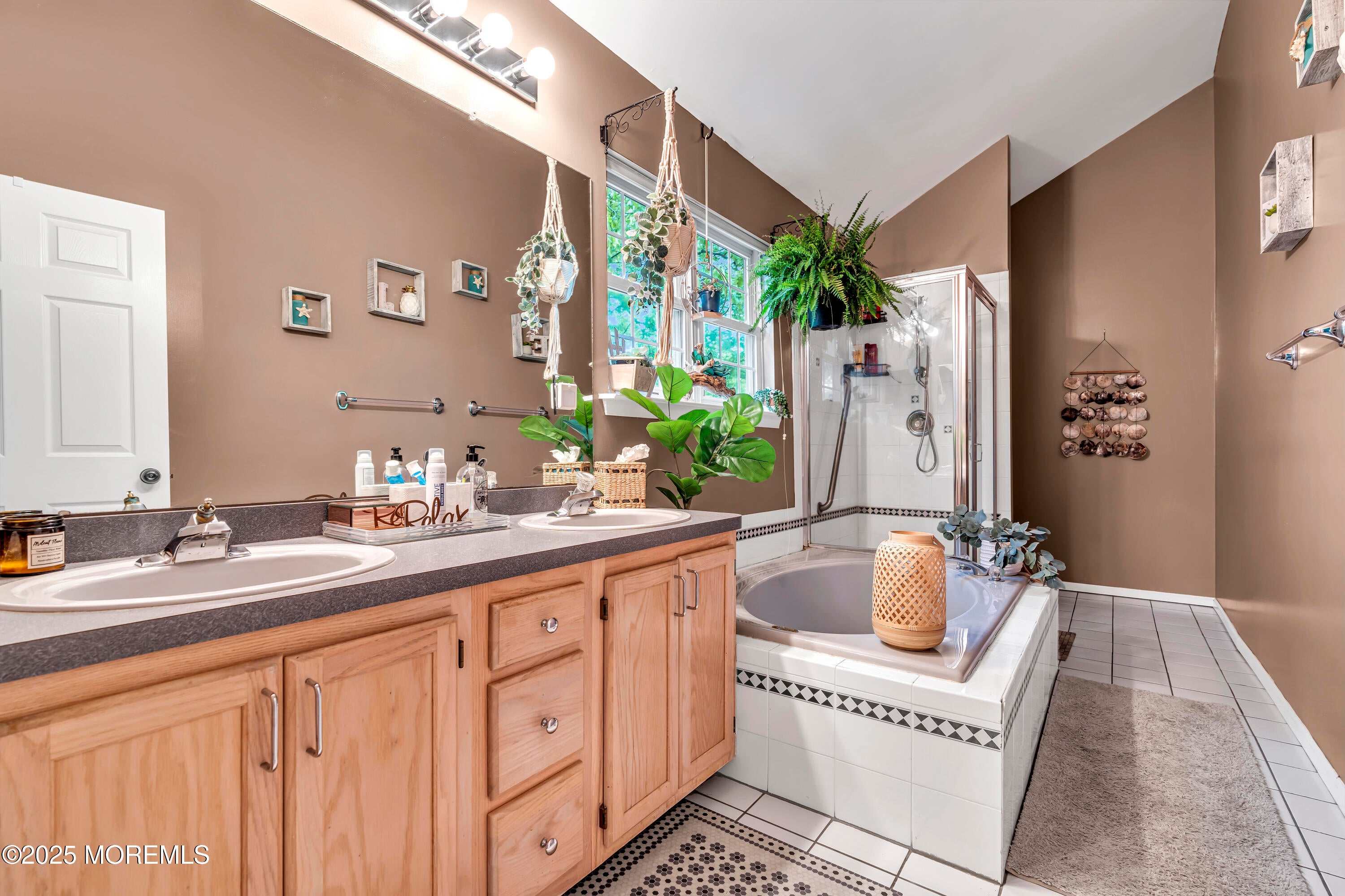 Howell, New Jersey, 07731, United States, 4 Bedrooms Bedrooms, ,3 BathroomsBathrooms,Residential,For Sale,1980987