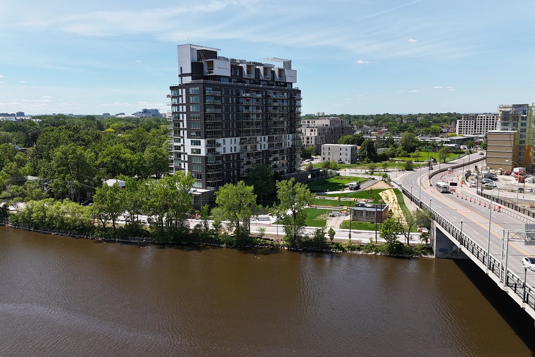  Pont-Viau, Laval - 物件實景