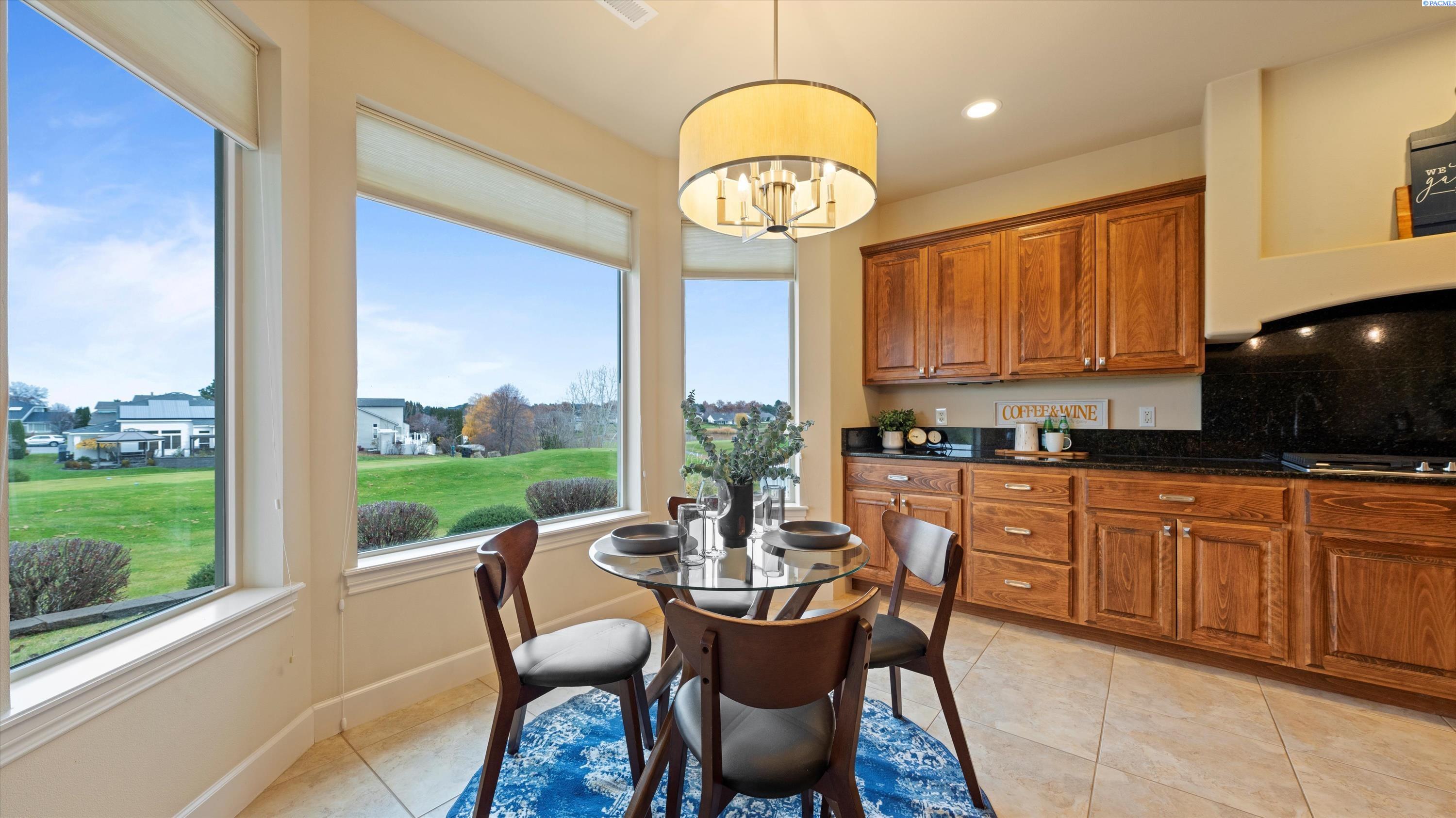 Richland, Washington, 99354, United States, 3 Bedrooms Bedrooms, ,3 BathroomsBathrooms,Residential,For Sale,1997405