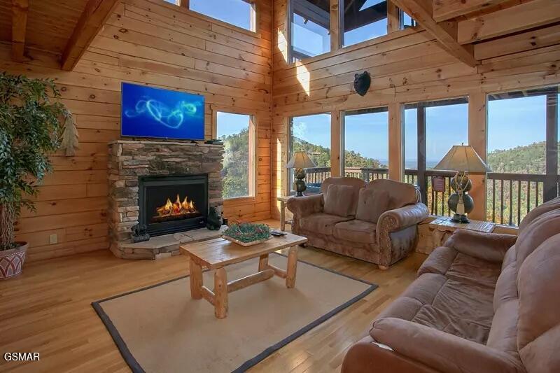 Sevierville, Tennessee, 37876, United States, 1 Bedroom Bedrooms, ,2 BathroomsBathrooms,Residential,For Sale,2005093