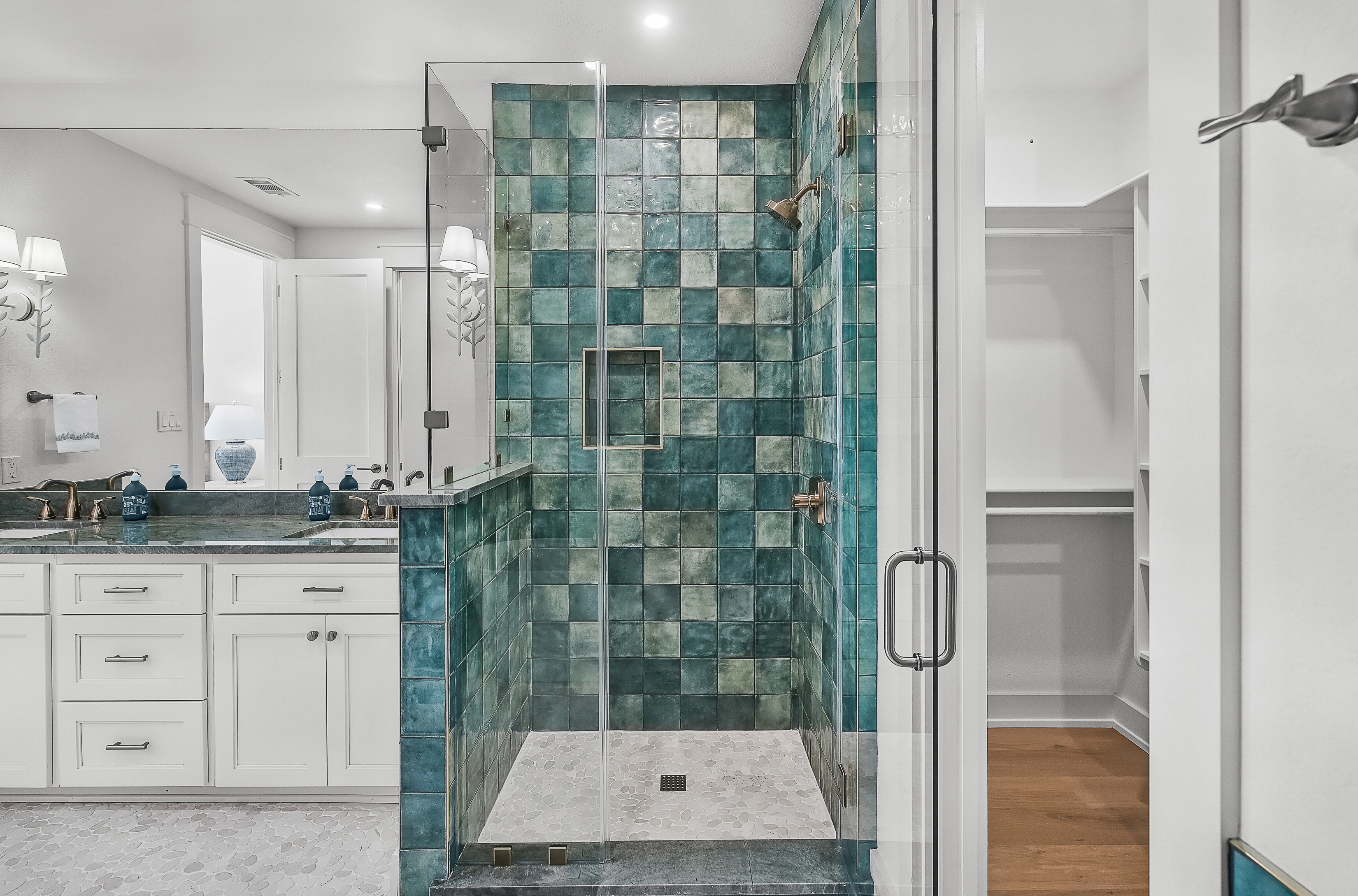  Coastal Elegance Meets Waterfront Living - 物件實景