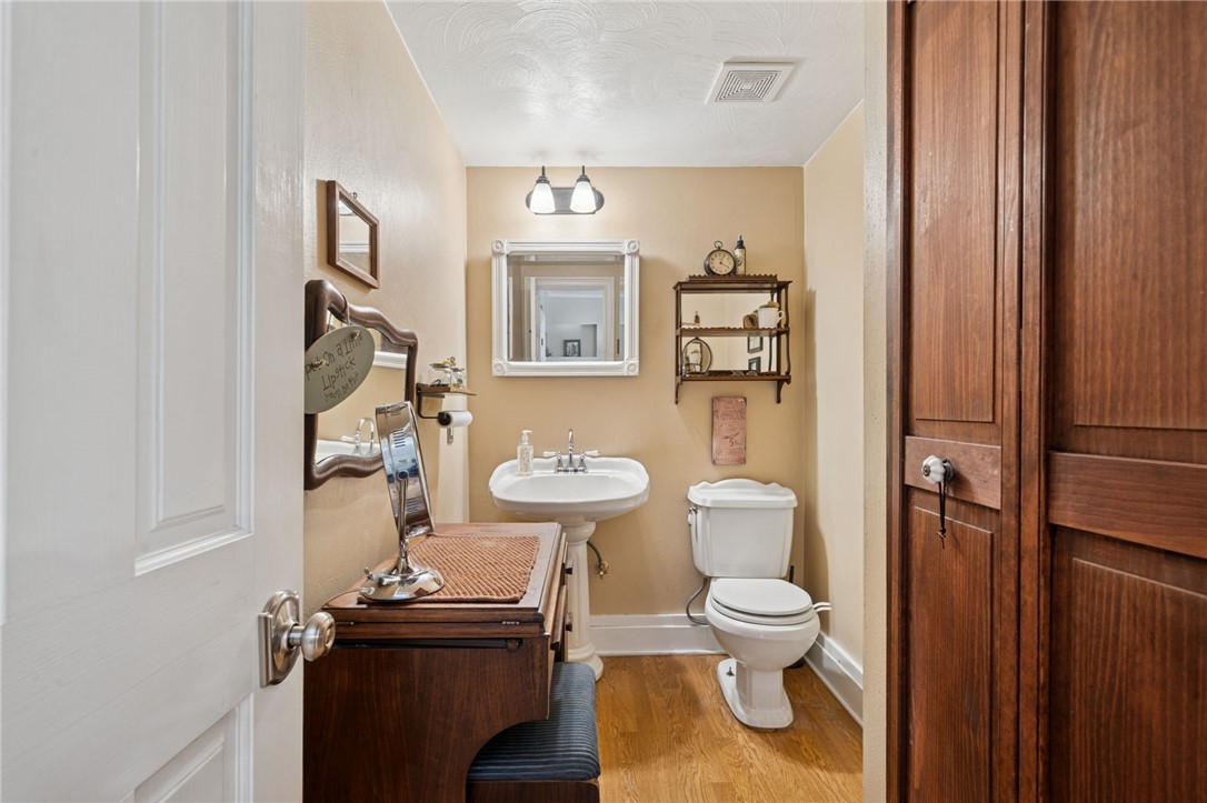 North Huntingdon, Pennsylvania, 15642, United States, 3 Bedrooms Bedrooms, ,3 BathroomsBathrooms,Residential,For Sale,1981401