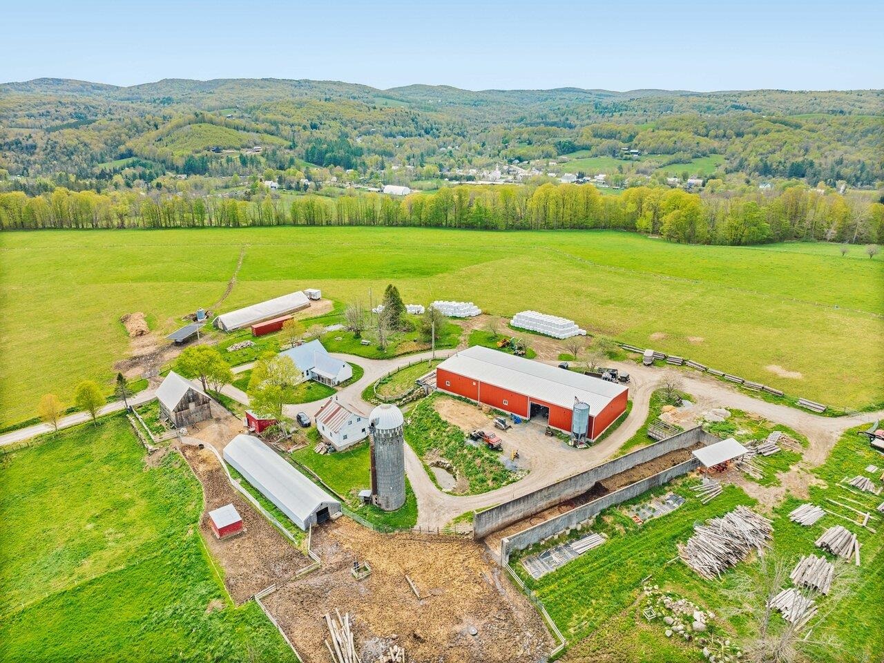 Washington, Vermont, 05675, United States, 7 Bedrooms Bedrooms, ,3 BathroomsBathrooms,Residential,For Sale,1949718