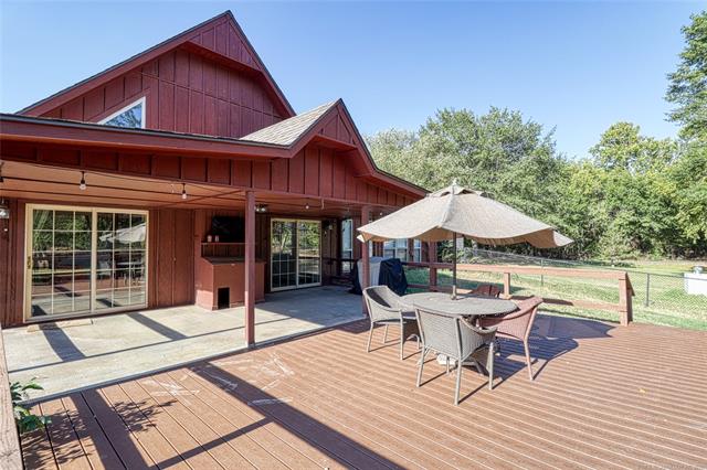 Eufaula, Oklahoma, 74432, United States, 3 Bedrooms Bedrooms, ,3 BathroomsBathrooms,Residential,For Sale,1987326