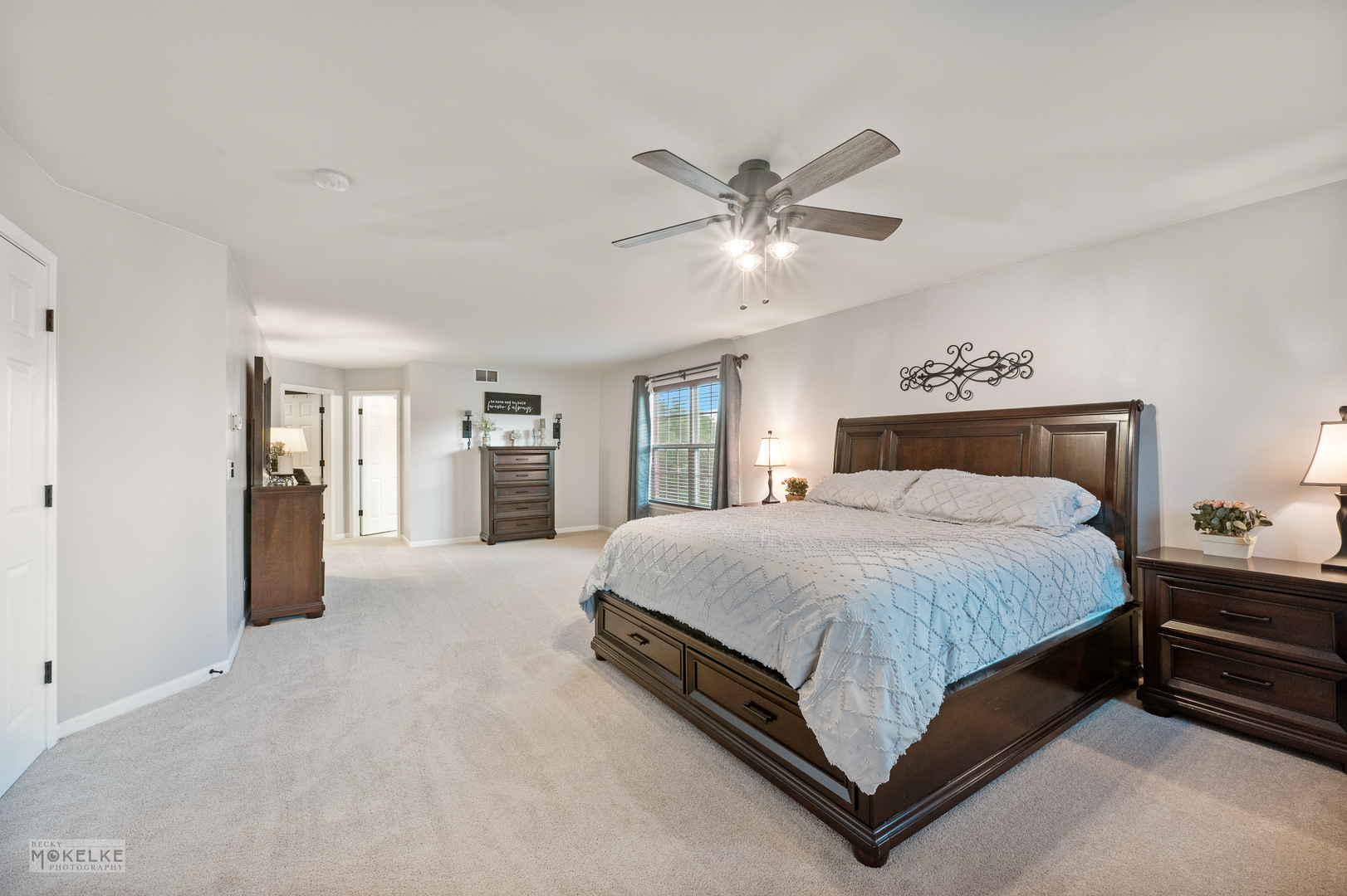 Oswego, Illinois, 60543, United States, 5 Bedrooms Bedrooms, ,3 BathroomsBathrooms,Residential,For Sale,1955340