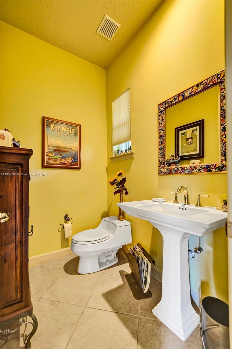 Hollywood, Florida, 33019, United States, 3 Bedrooms Bedrooms, ,3 BathroomsBathrooms,Residential,For Sale,1989592