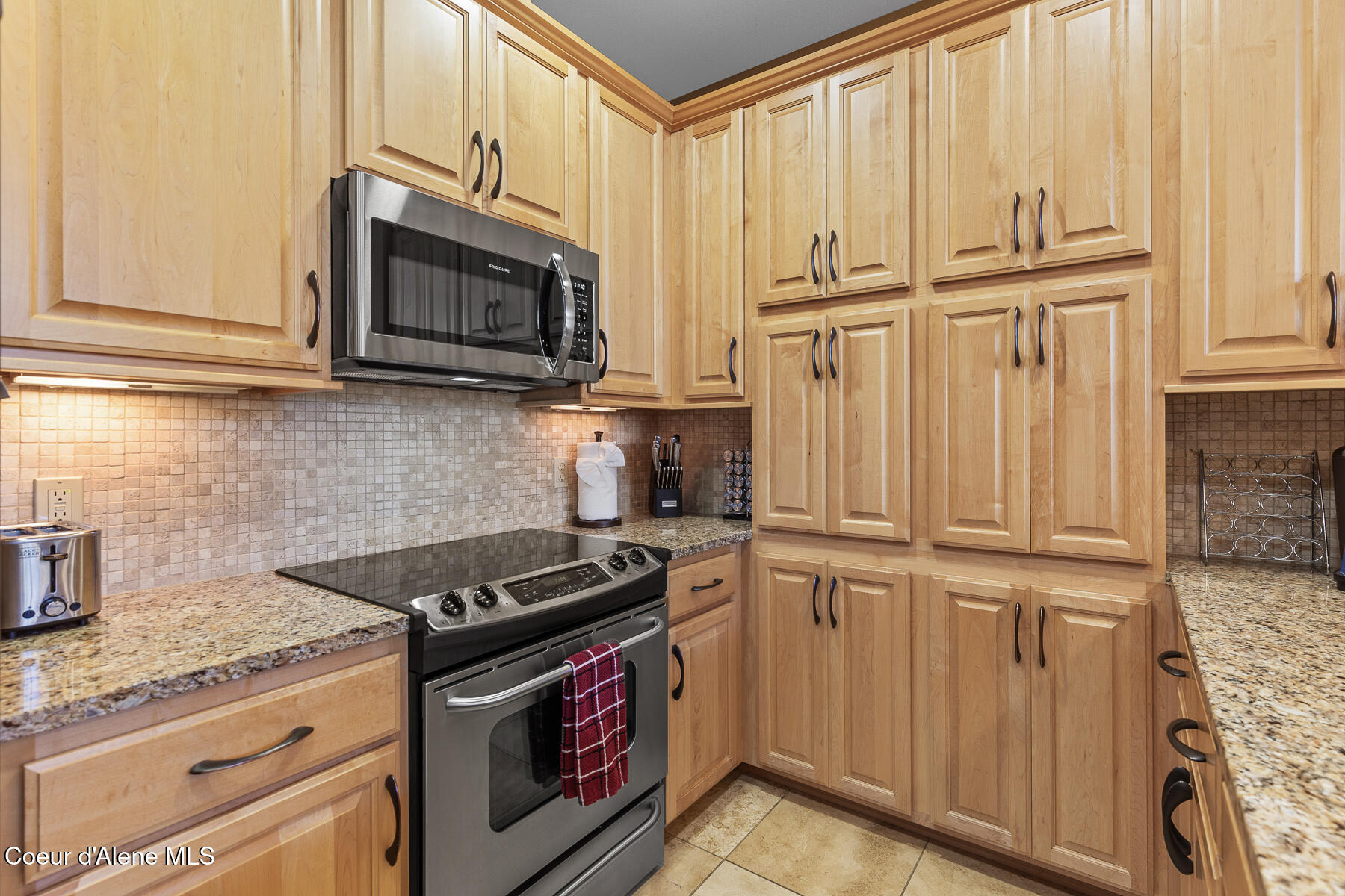 Coeur d'Alene, Idaho, 83814, United States, 2 Bedrooms Bedrooms, ,2 BathroomsBathrooms,Residential,For Sale,1974627