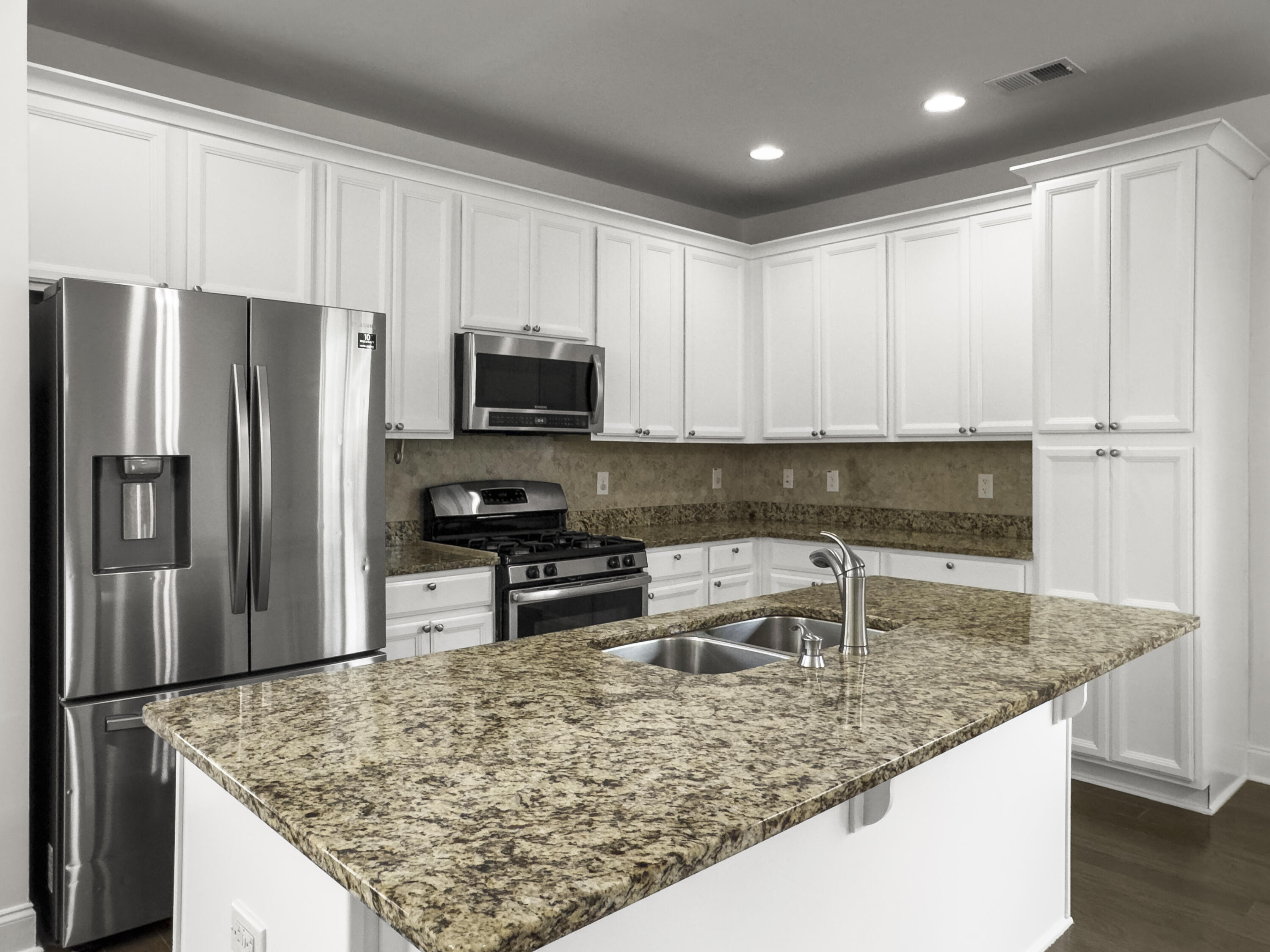 Charleston, South Carolina, 29414, United States, 3 Bedrooms Bedrooms, ,3 BathroomsBathrooms,Residential,For Sale,1913391