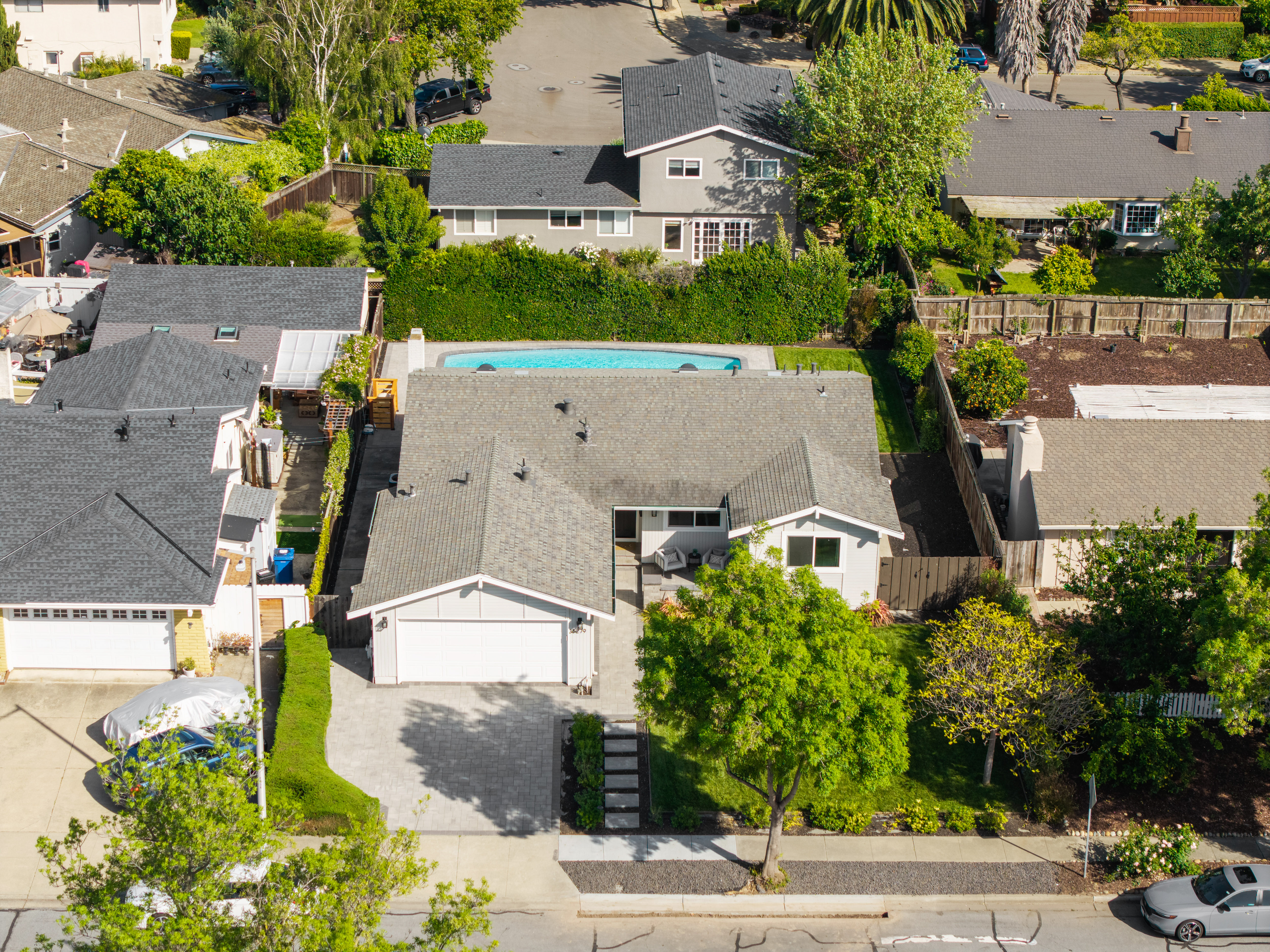  Exceptional Designer Remodel with Resort-Inspired Backyard Retreat - 物件實景