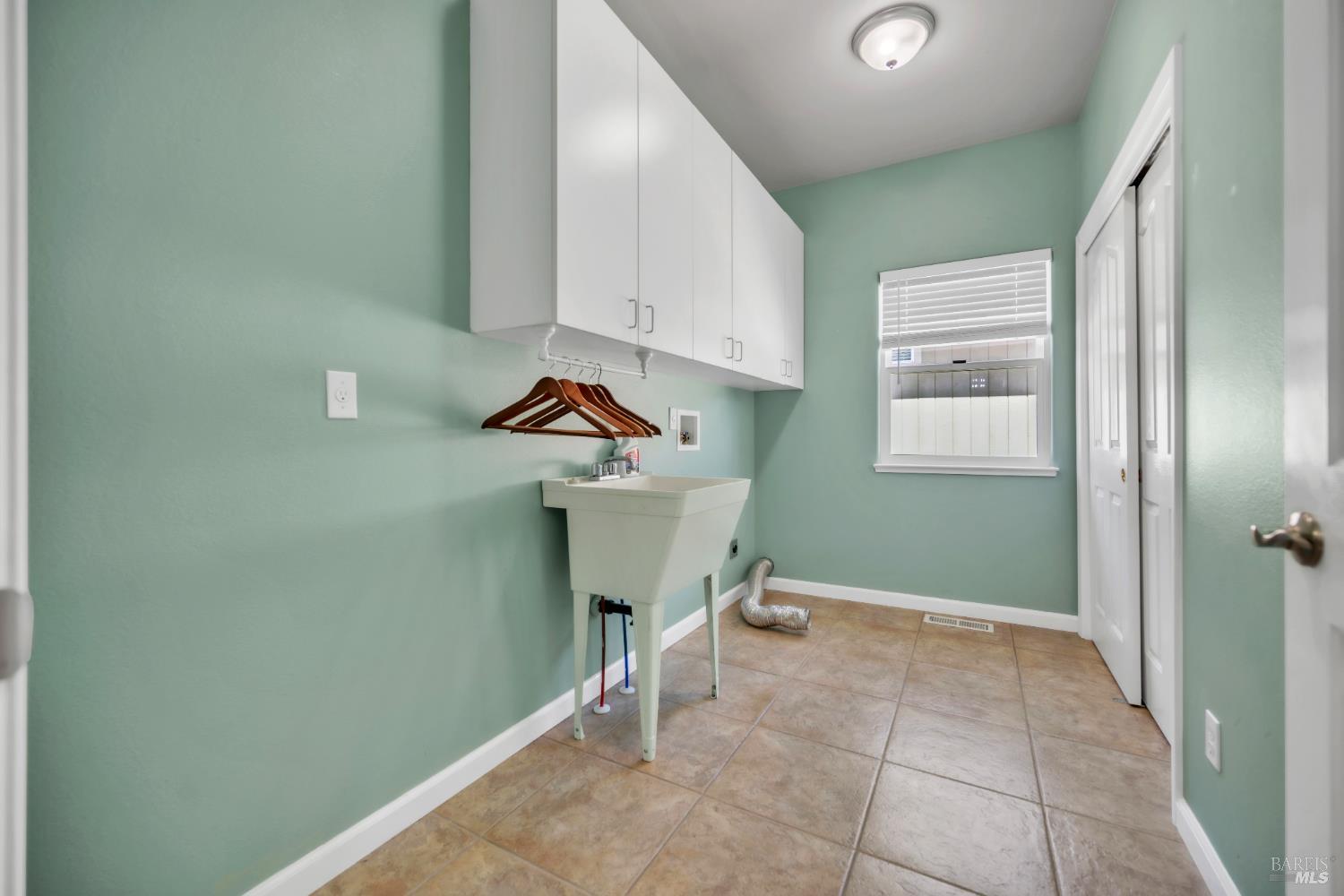 Hidden Valley Lake, California, 95467, United States, 5 Bedrooms Bedrooms, ,3 BathroomsBathrooms,Residential,For Sale,1850349