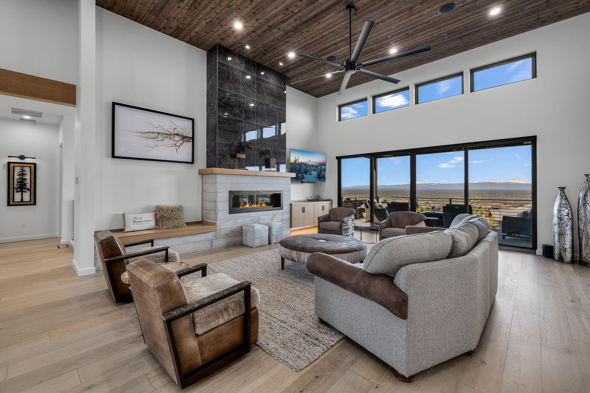 Powell Butte, Oregon, 97753, United States, 4 Bedrooms Bedrooms, ,5 BathroomsBathrooms,Residential,For Sale,1804820