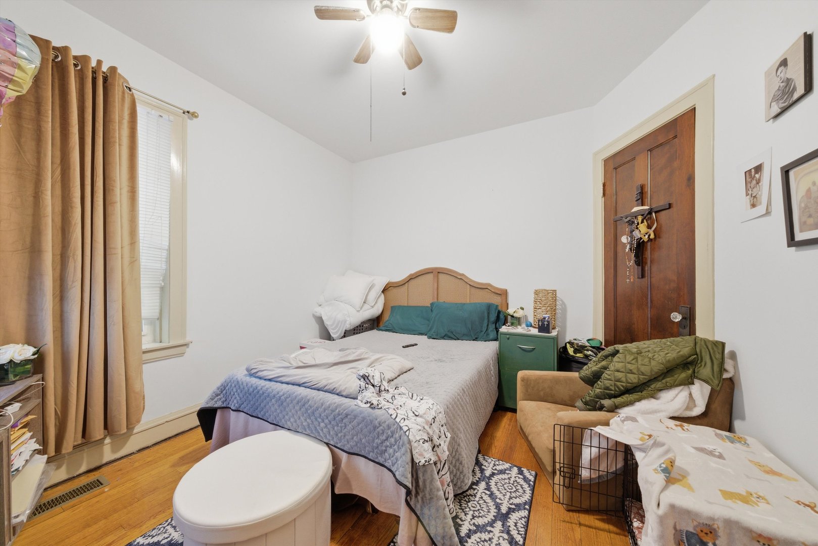 Chicago, Illinois, 60659, United States, 9 Bedrooms Bedrooms, ,Residential,For Sale,2040474