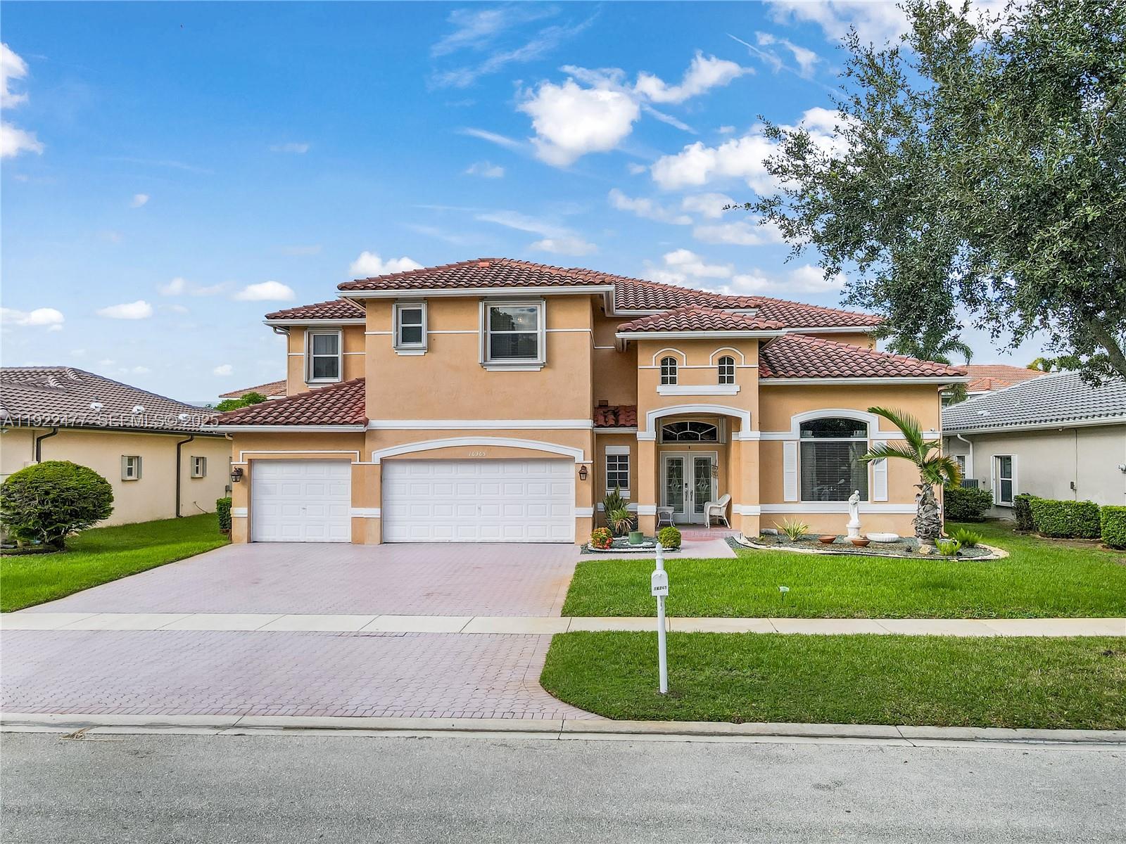 Pembroke Pines, Florida, 33028, United States, 5 Bedrooms Bedrooms, ,4 BathroomsBathrooms,Residential,For Sale,2002117