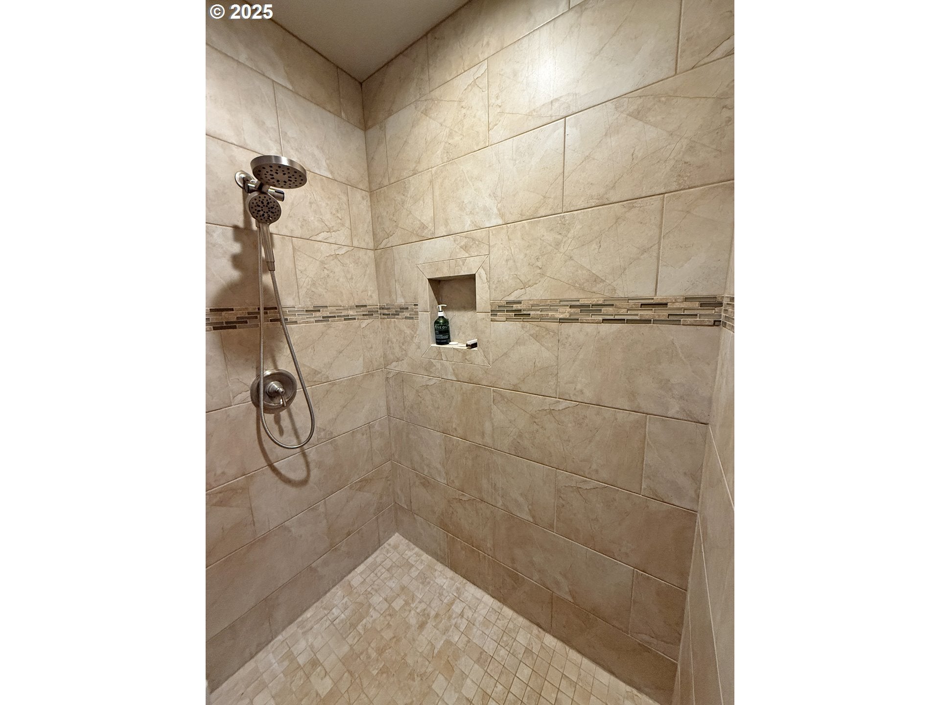 Goldendale, Washington, 98620, United States, 2 Bedrooms Bedrooms, ,2 BathroomsBathrooms,Residential,For Sale,1906644
