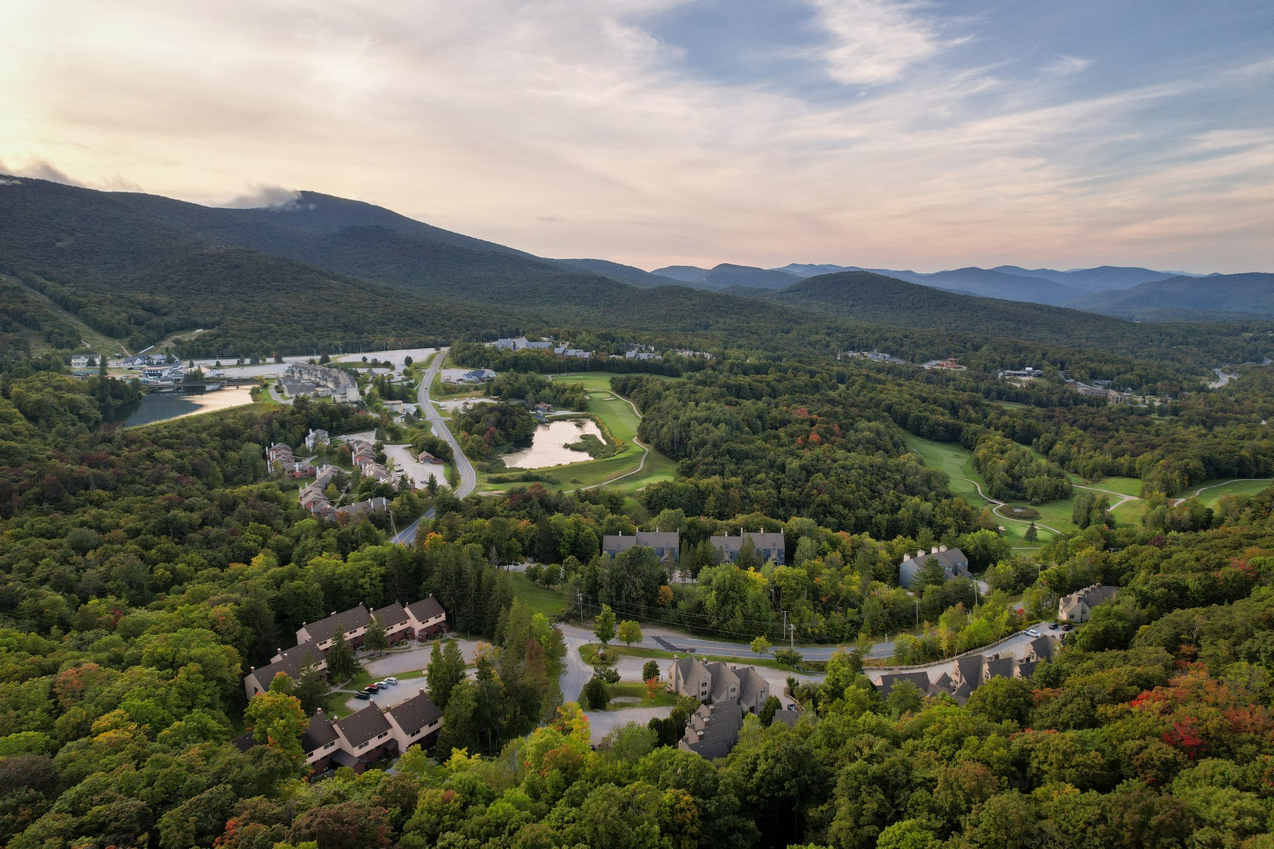  768 East Mountain Road - 物件實景