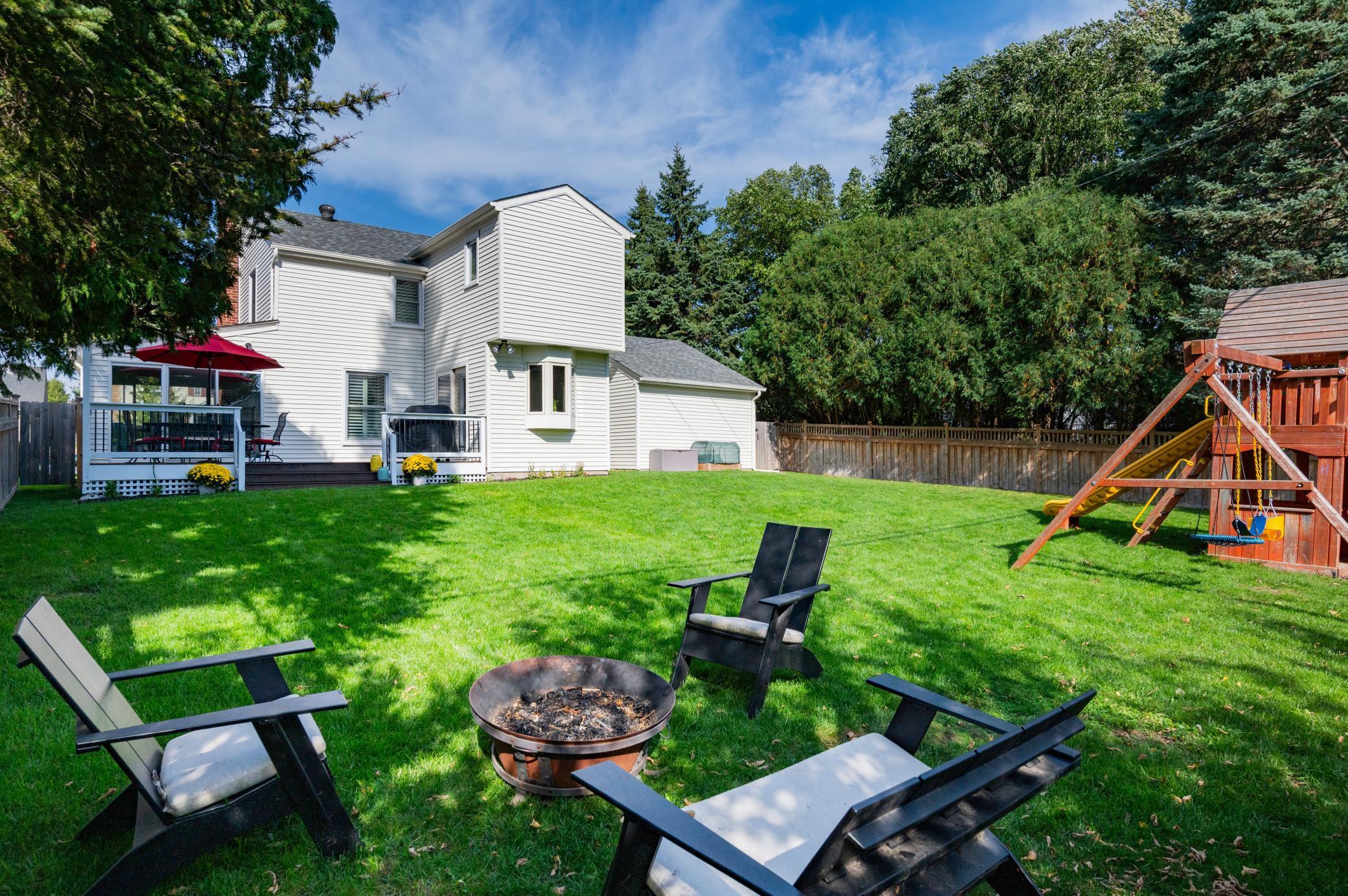 Saint Paul, Minnesota, 55116, United States, 3 Bedrooms Bedrooms, ,2 BathroomsBathrooms,Residential,For Sale,1987775